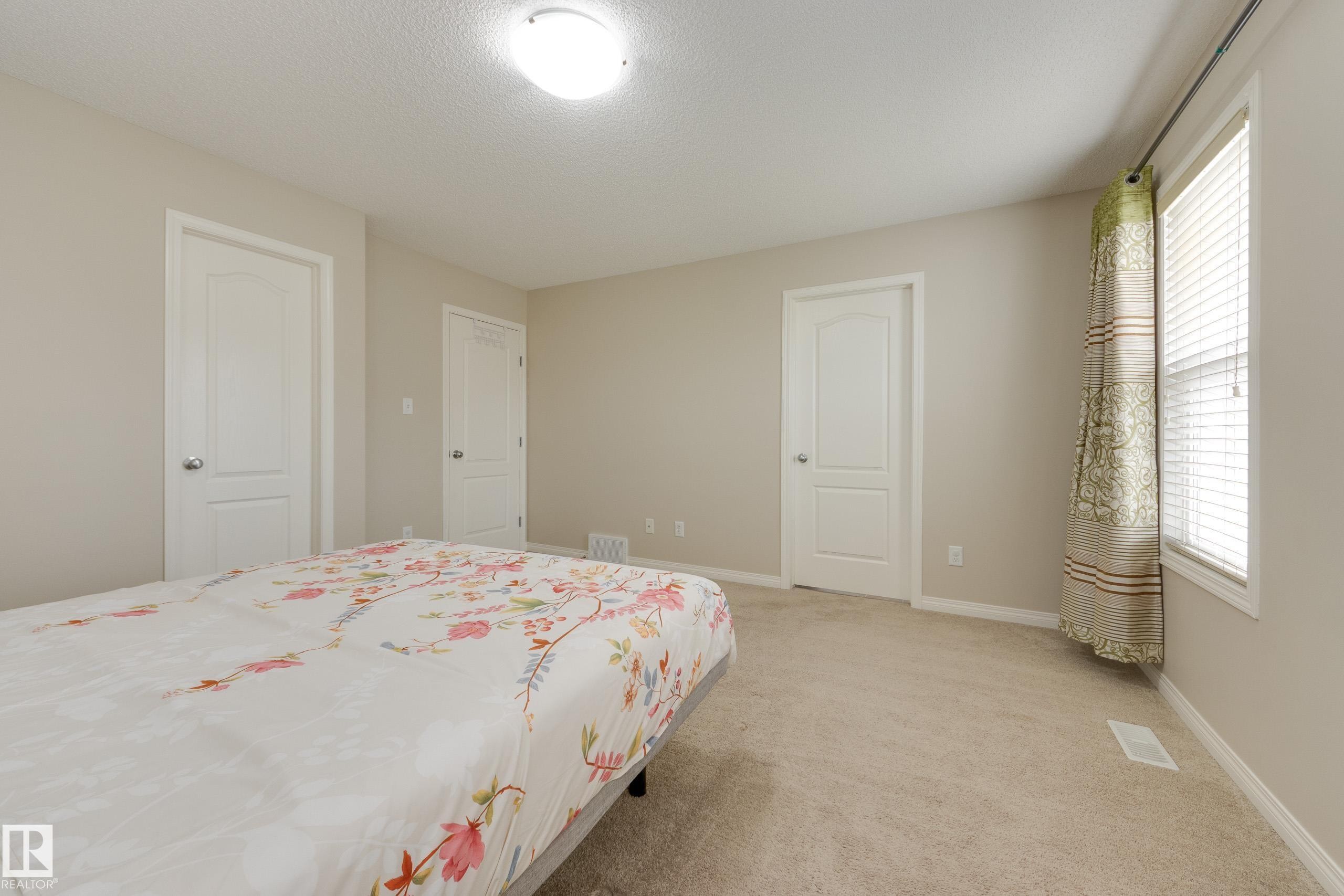 1939 118 Street, Edmonton, AB - Indoor Photo Showing Bedroom