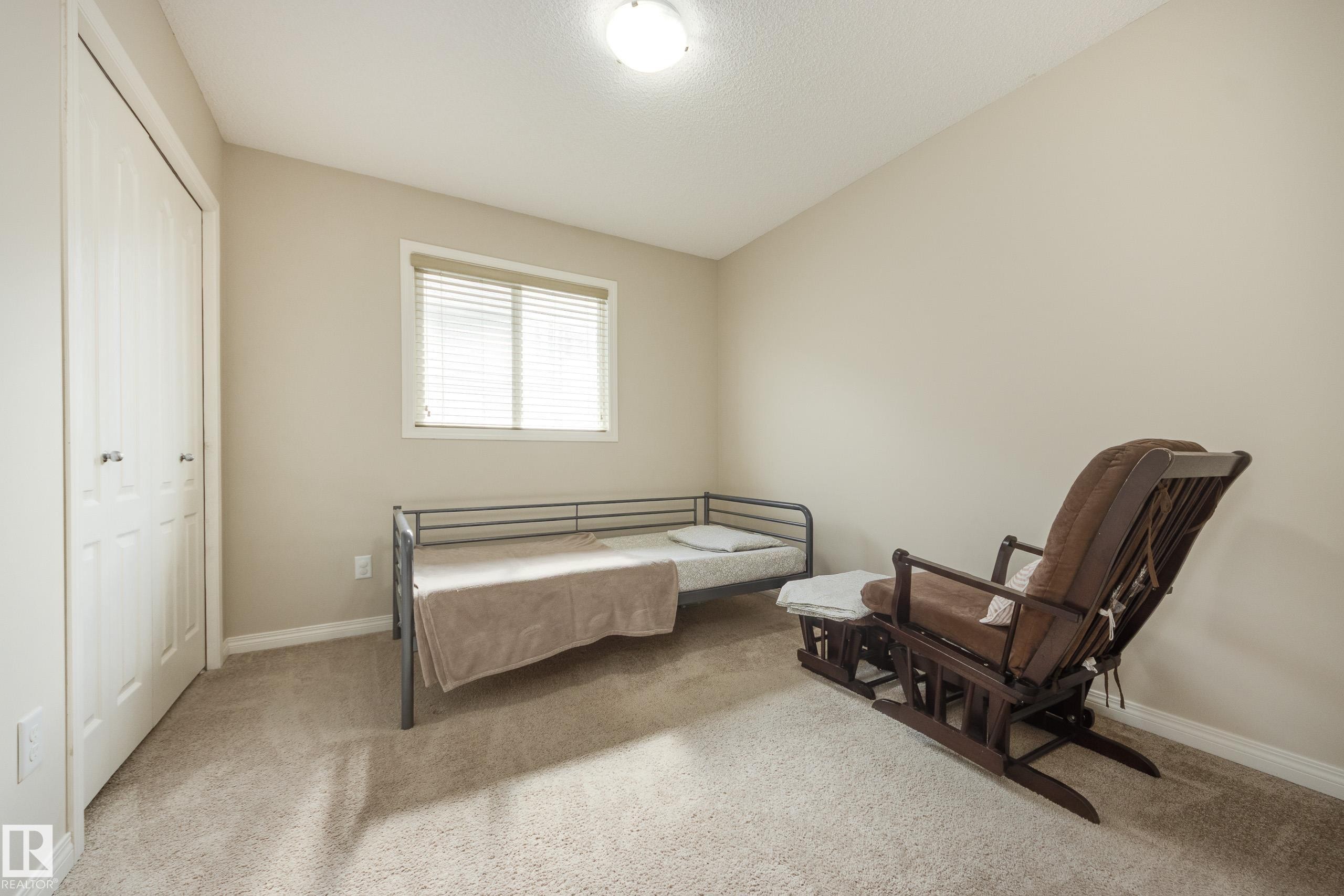 1939 118 Street, Edmonton, AB - Indoor Photo Showing Bedroom