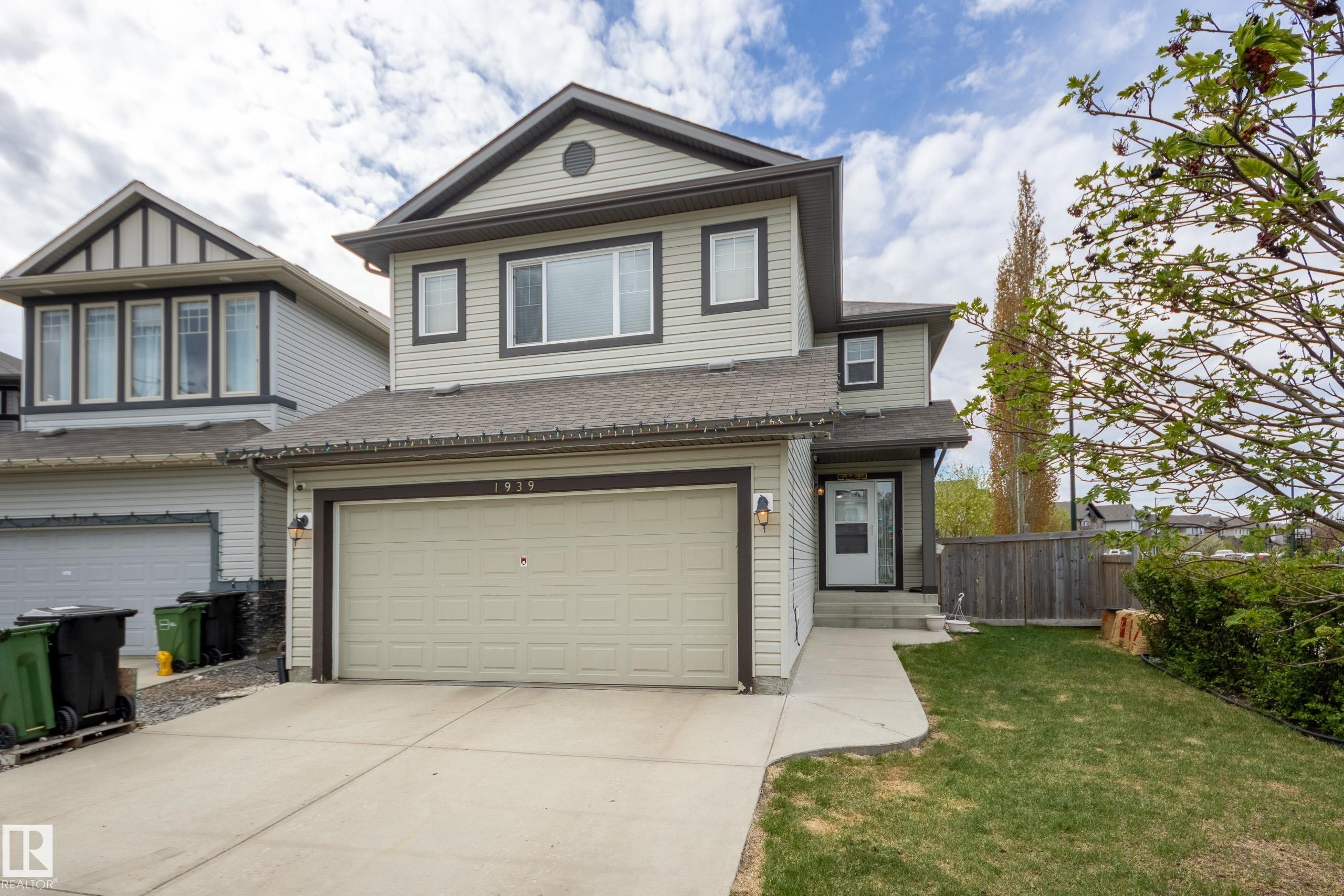 1939 118 Street, Edmonton, AB - Outdoor With Facade