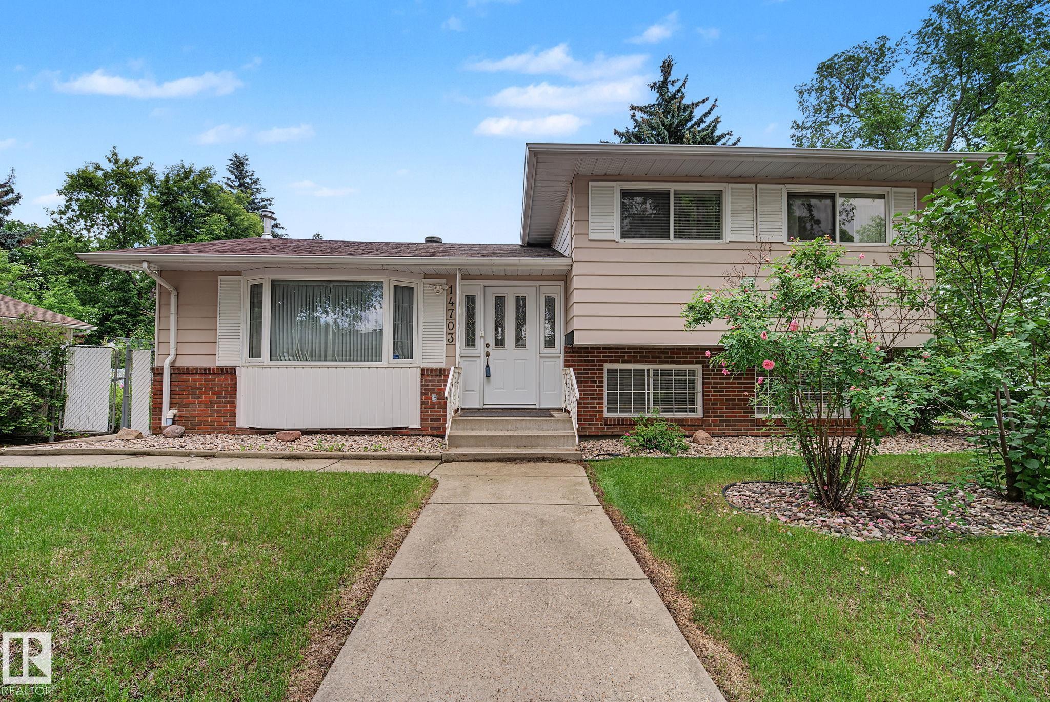 14703 65 Street Nw, Edmonton, AB - Outdoor With Facade