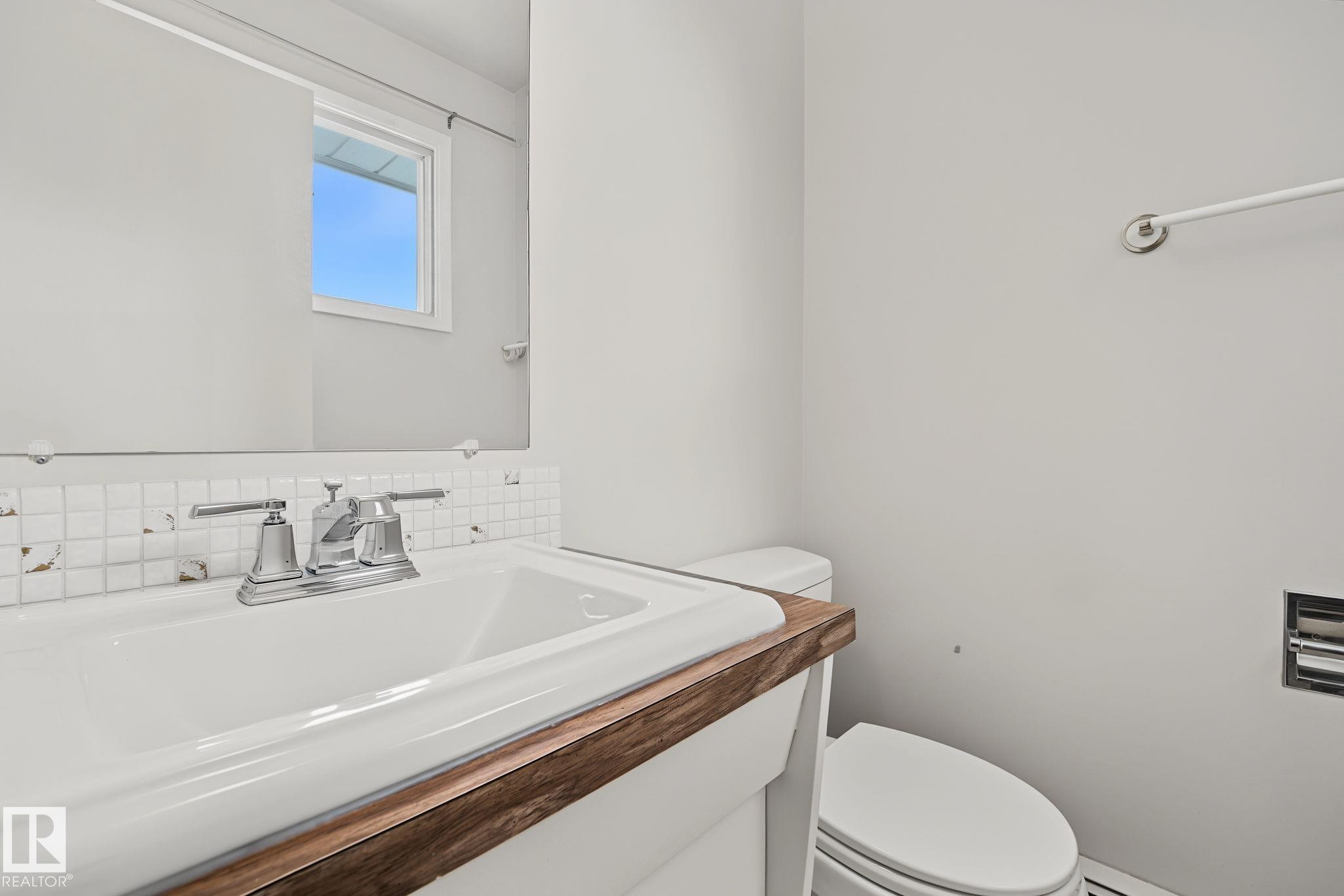 14703 65 Street Nw, Edmonton, AB - Indoor Photo Showing Bathroom
