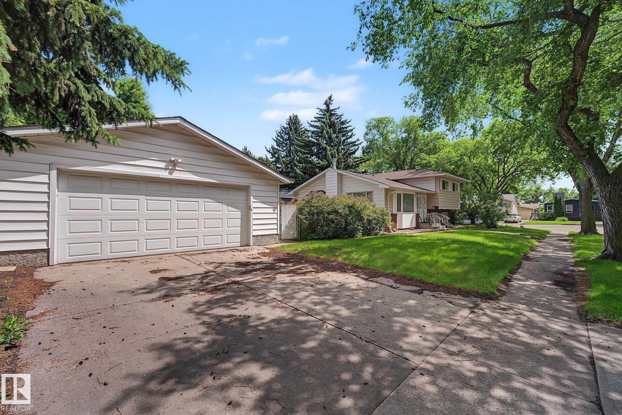 14703 65 Street Nw, Edmonton, AB - Outdoor