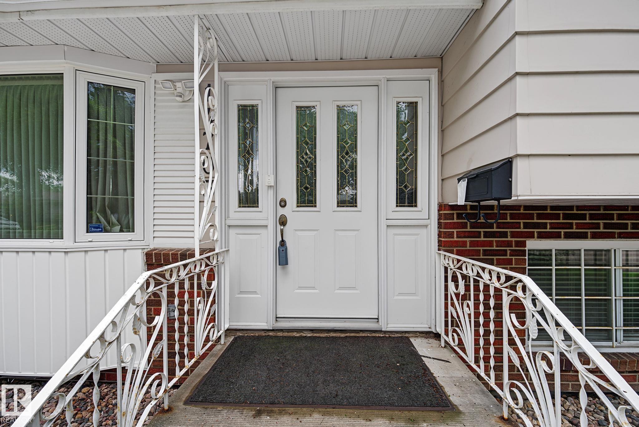 14703 65 Street Nw, Edmonton, AB - Outdoor