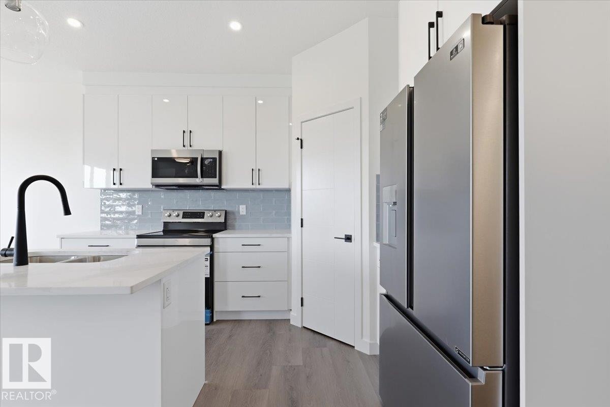 5221 47 Ave, Calmar, AB - Indoor Photo Showing Kitchen With Upgraded Kitchen