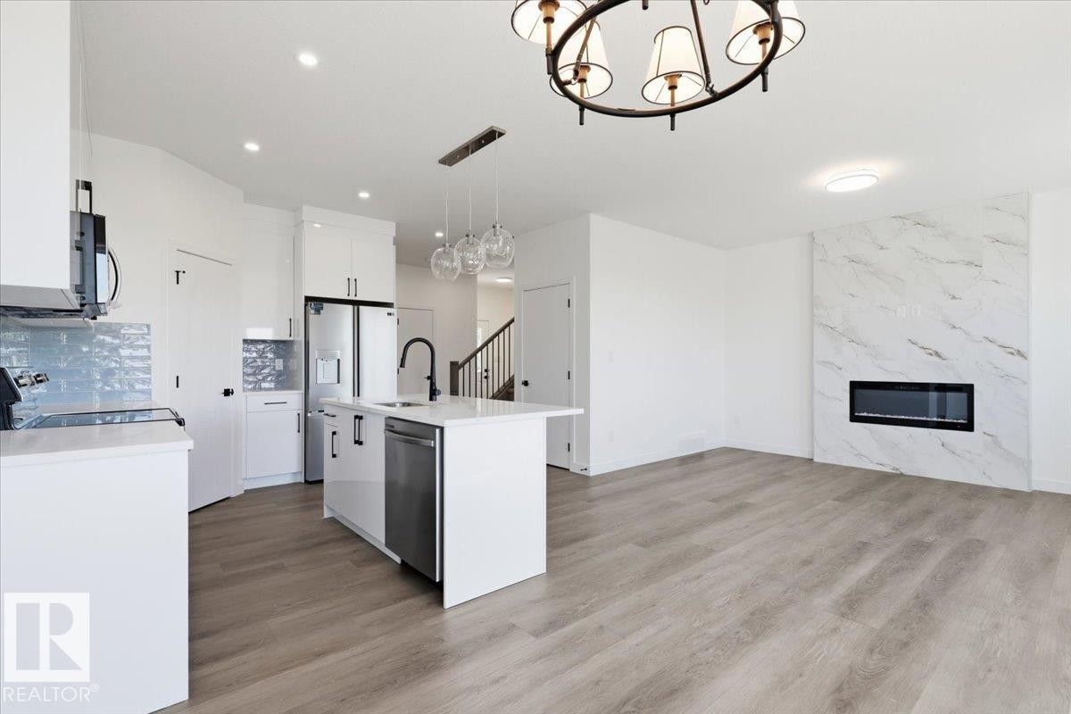 5221 47 Ave, Calmar, AB - Indoor Photo Showing Kitchen With Upgraded Kitchen