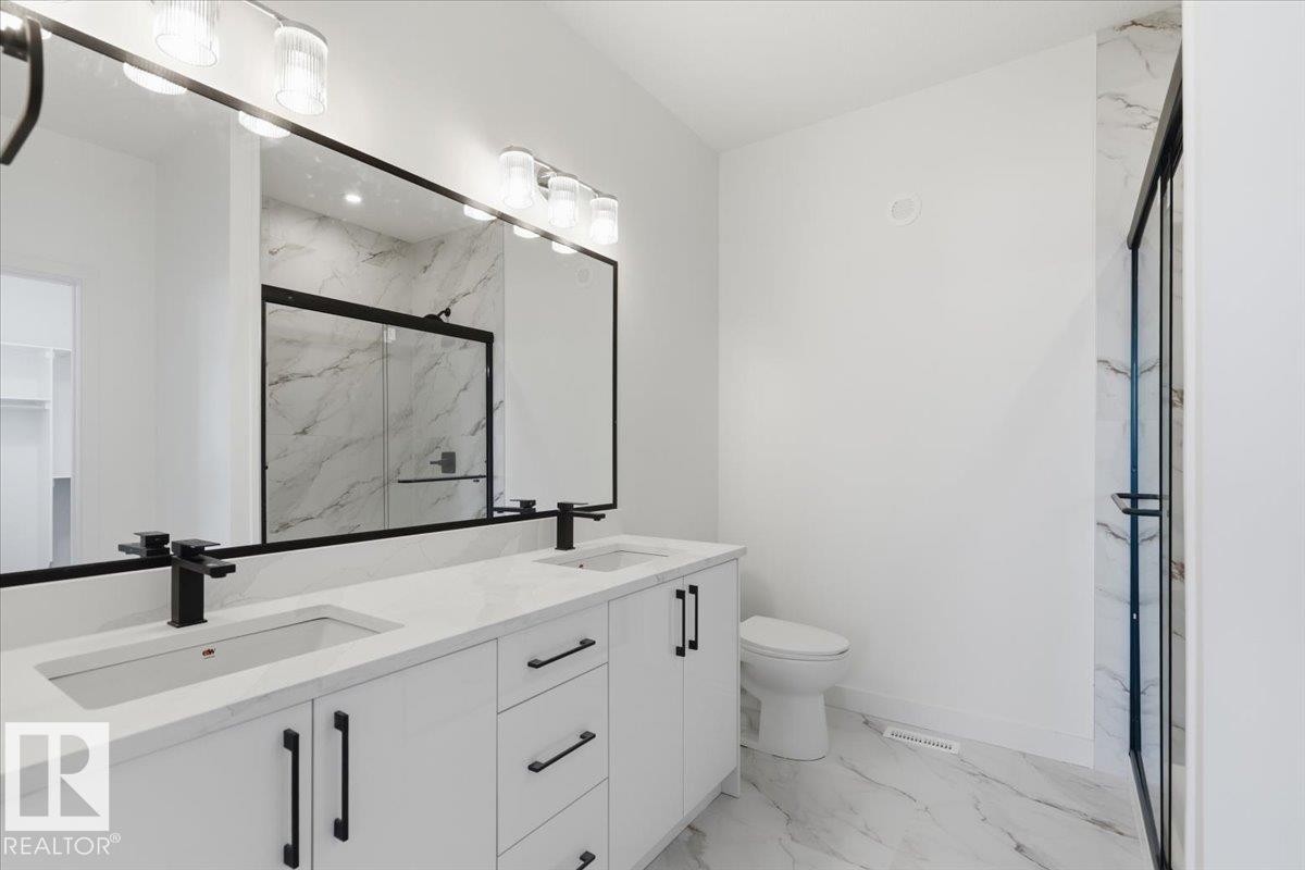 5221 47 Ave, Calmar, AB - Indoor Photo Showing Bathroom