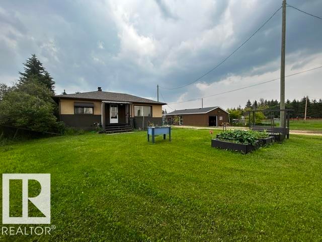 5004 52 Avenue, Chipman, AB - Outdoor