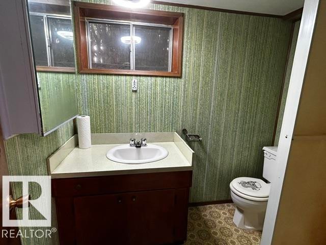 5004 52 Avenue, Chipman, AB - Indoor