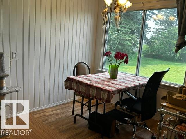 5004 52 Avenue, Chipman, AB - Photo Showing Dining Room