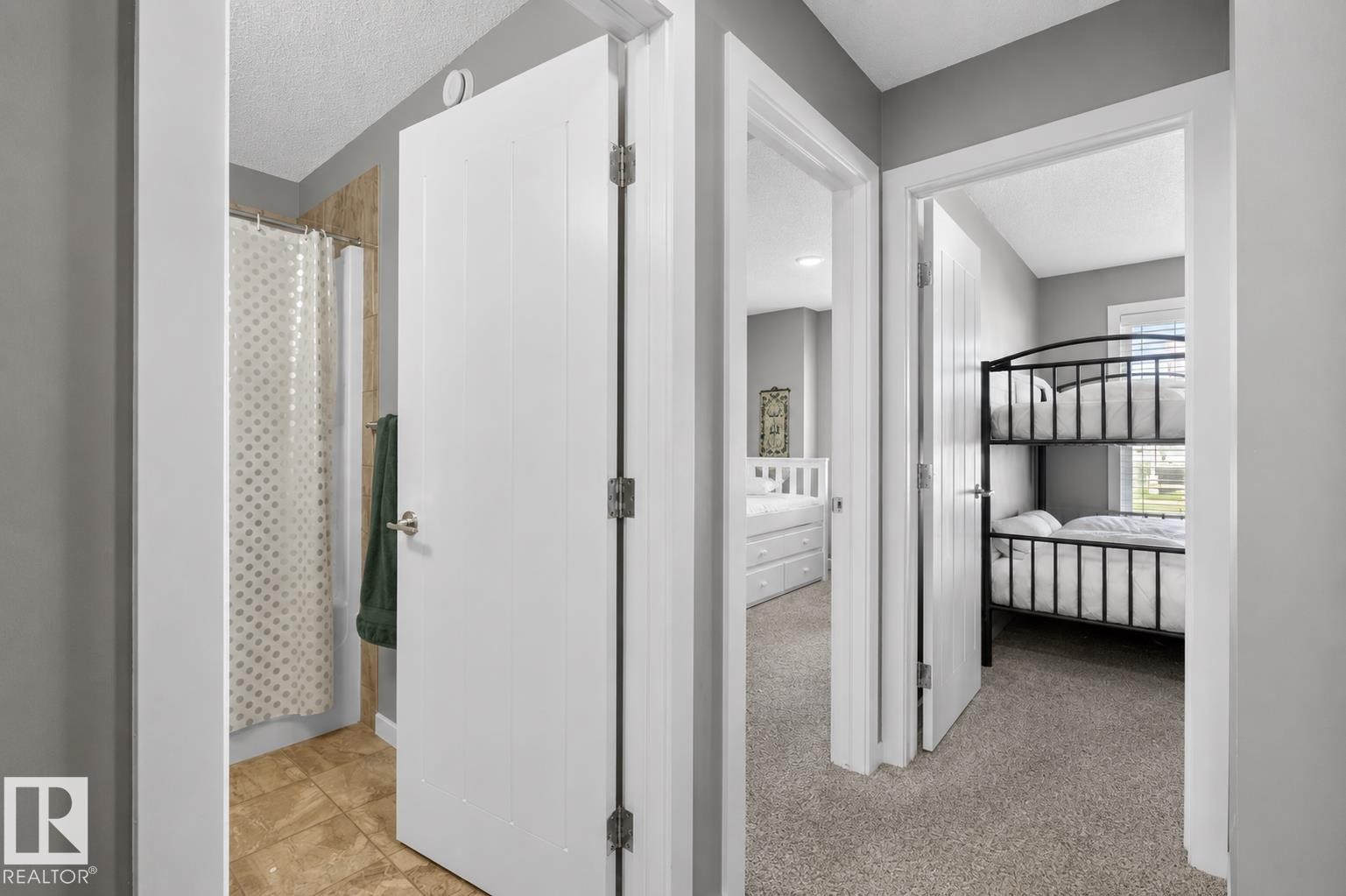 23 2215 24 Street, Edmonton, AB - Indoor Photo Showing Other Room