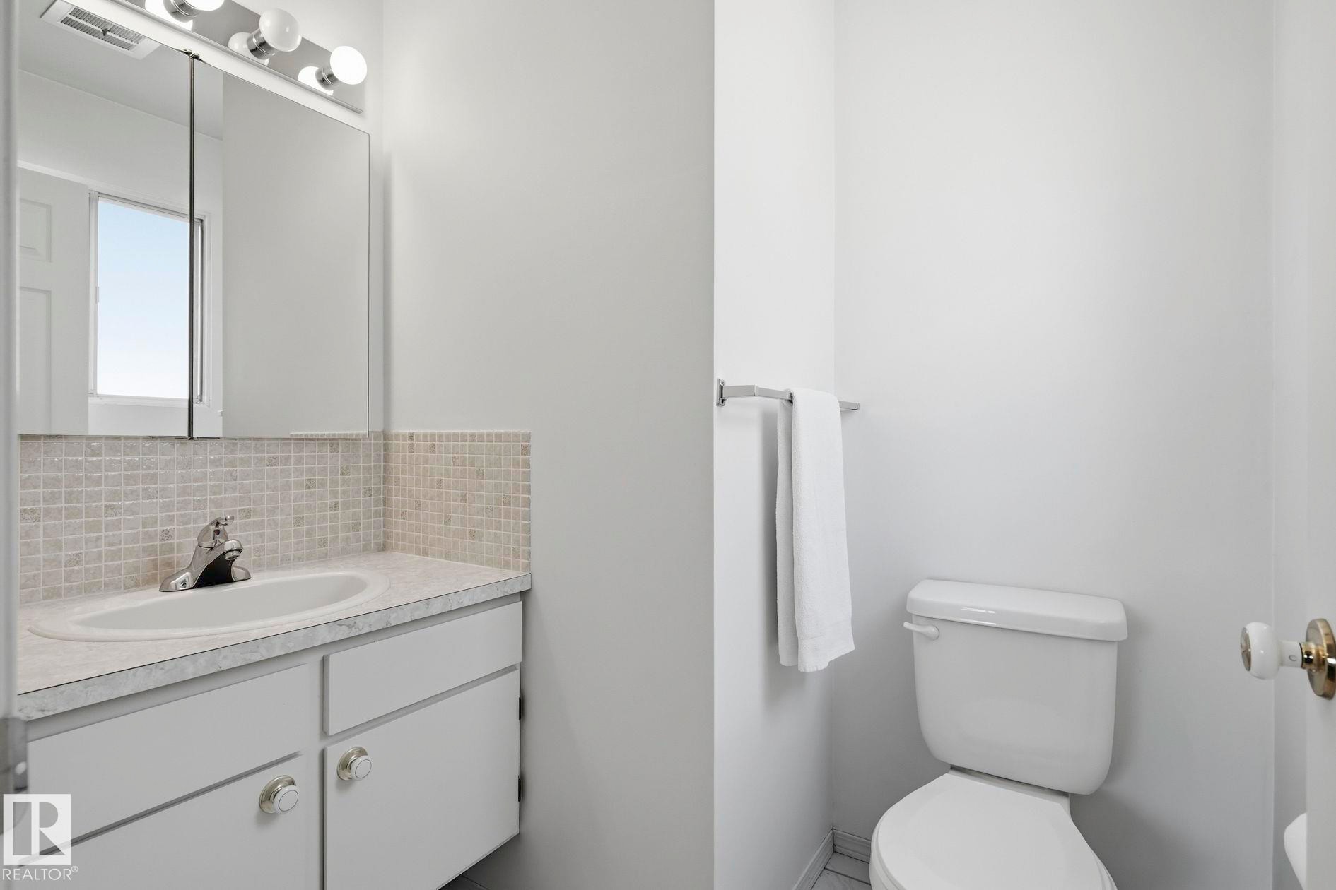 14511 83 Street Nw, Edmonton, AB - Indoor Photo Showing Bathroom