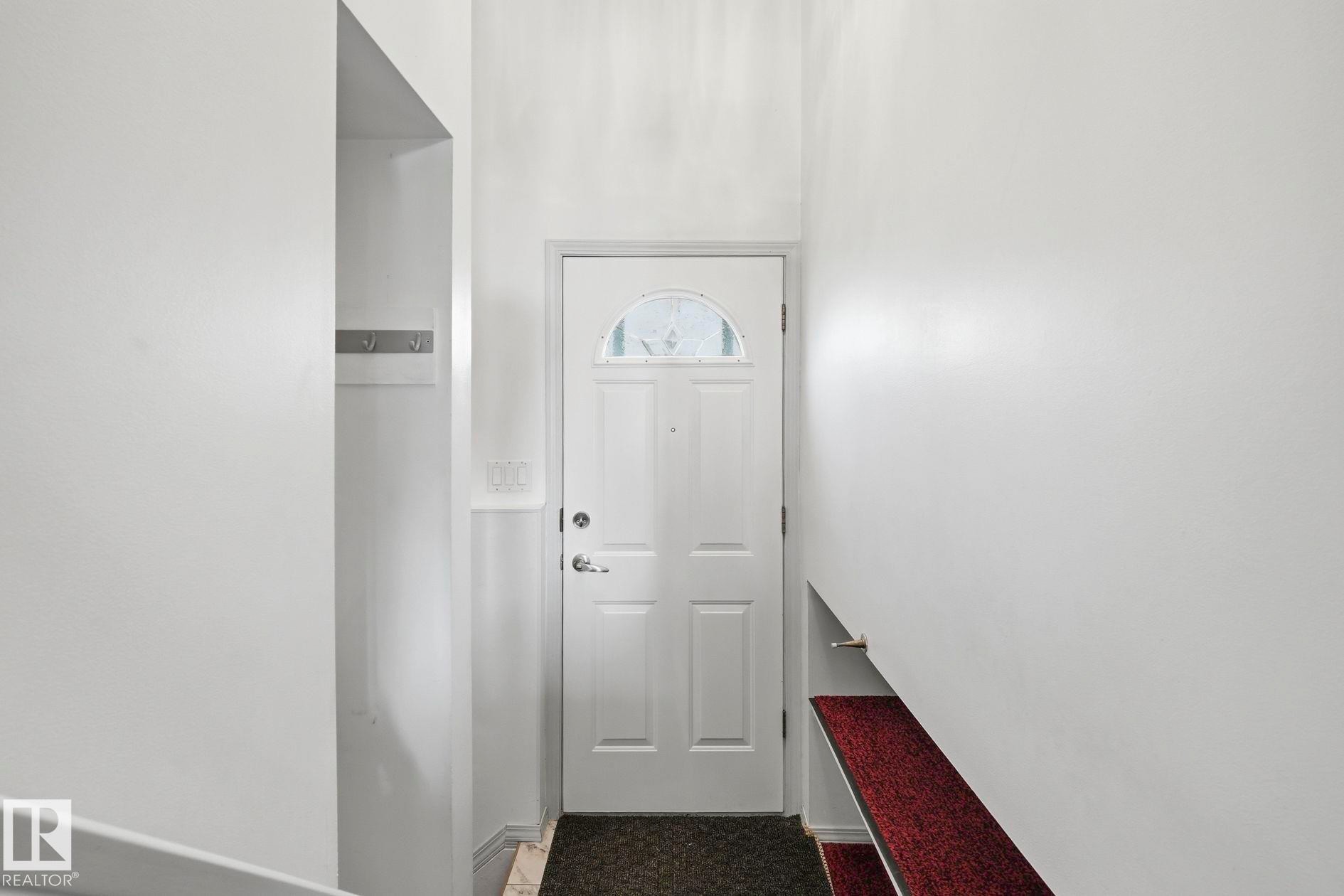 14511 83 Street Nw, Edmonton, AB - Indoor Photo Showing Other Room