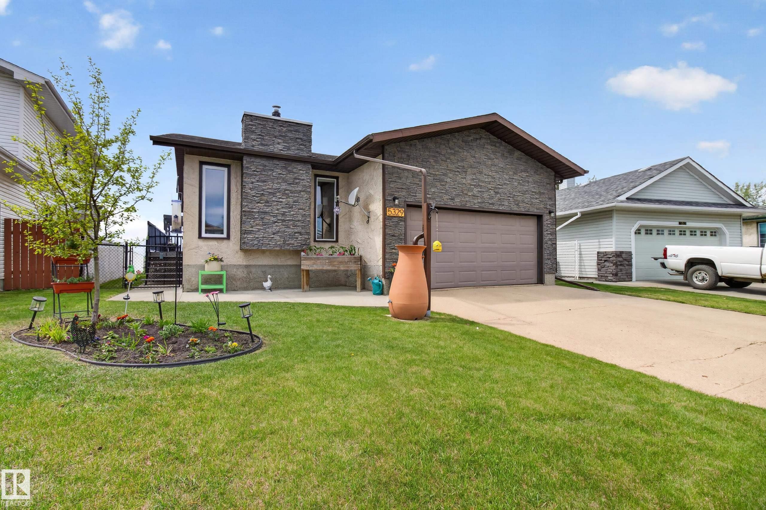 5329 65 St, Redwater, AB - Outdoor