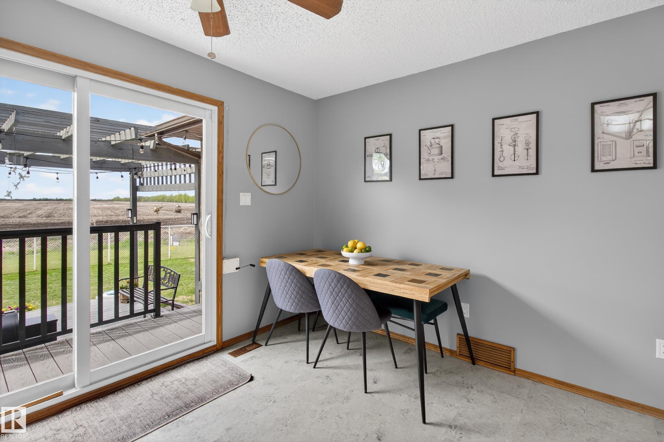 5329 65 St, Redwater, AB - Indoor