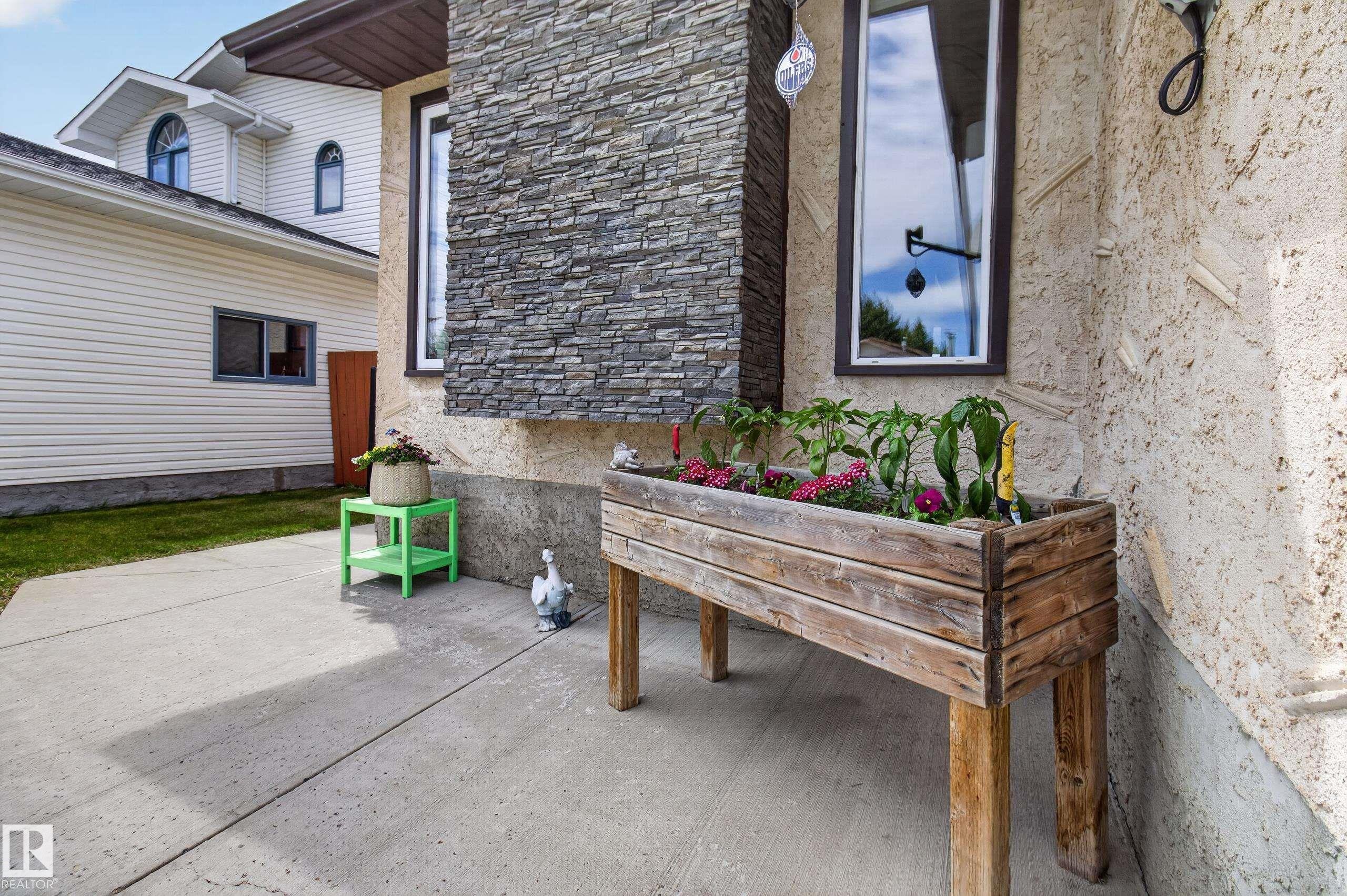 5329 65 St, Redwater, AB - Outdoor