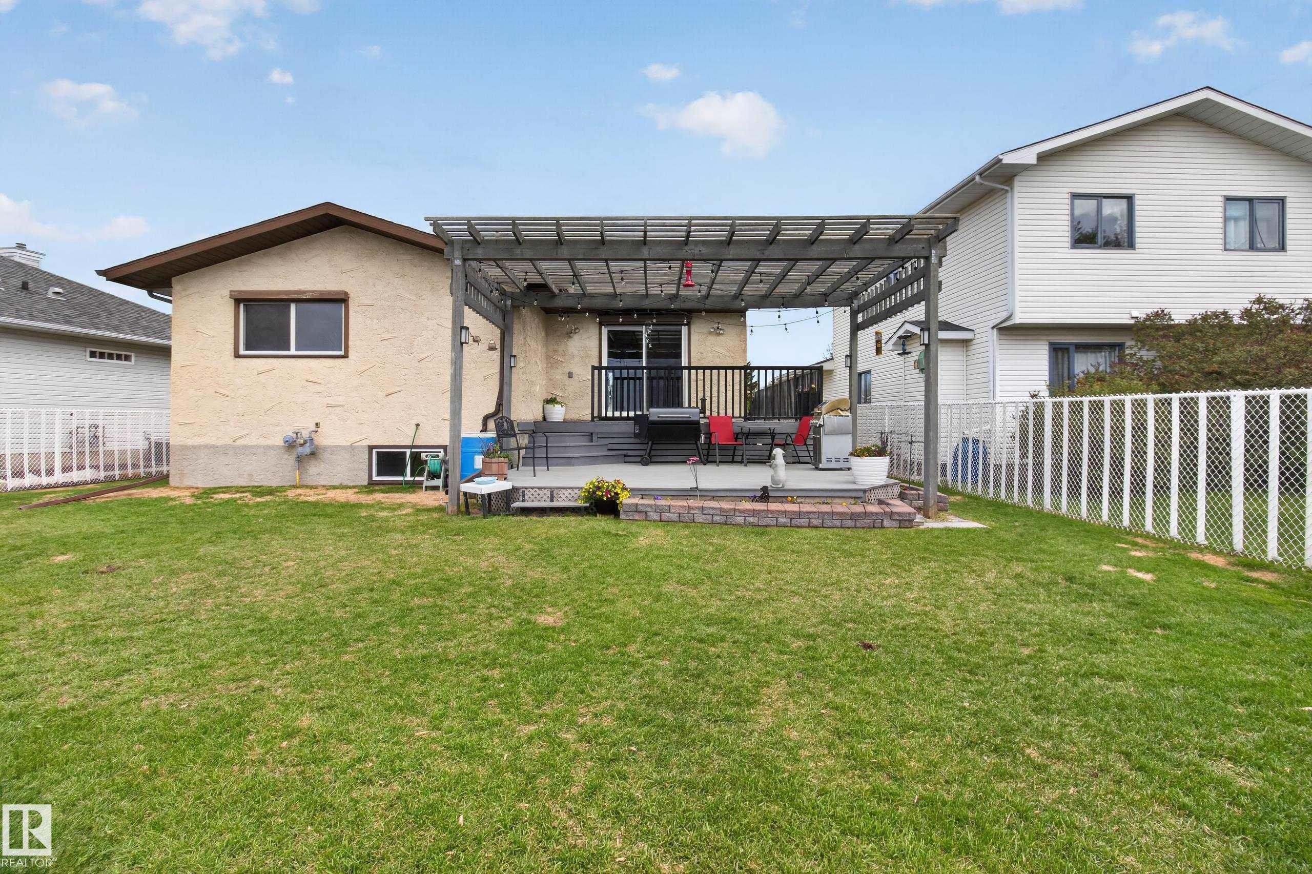5329 65 St, Redwater, AB - Outdoor With Deck Patio Veranda