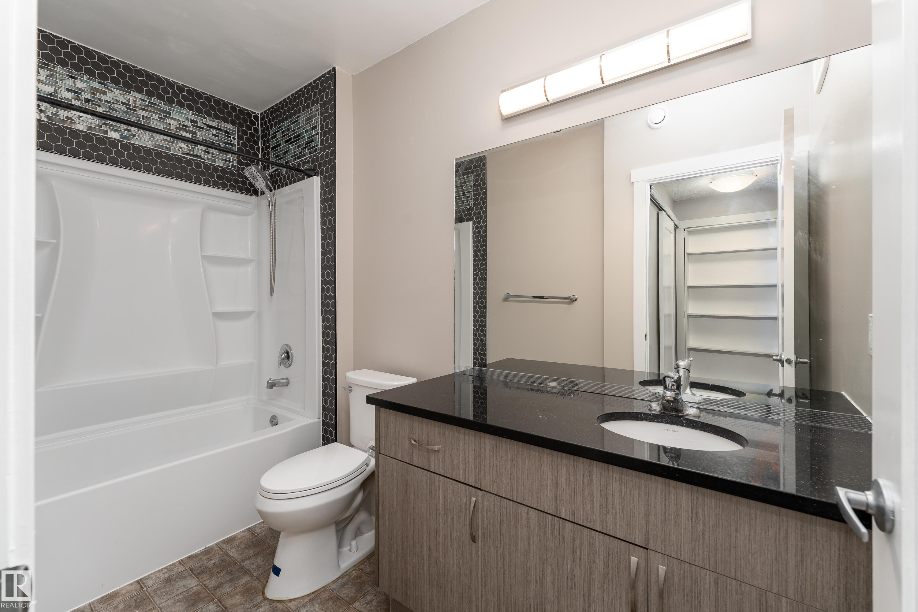 458 Allard Boulevard Sw, Edmonton, AB - Indoor Photo Showing Bathroom