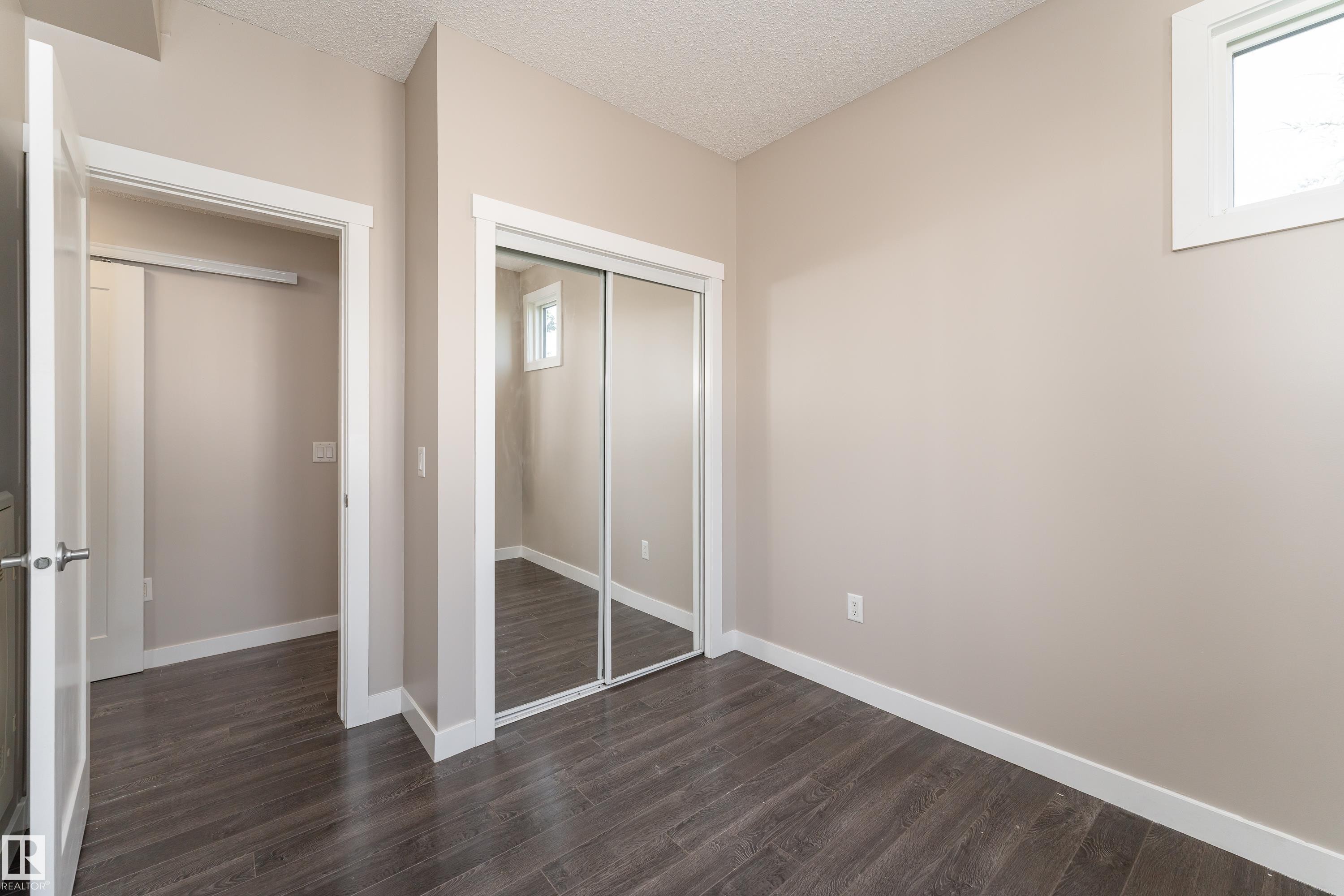 458 Allard Boulevard Sw, Edmonton, AB - Indoor Photo Showing Other Room