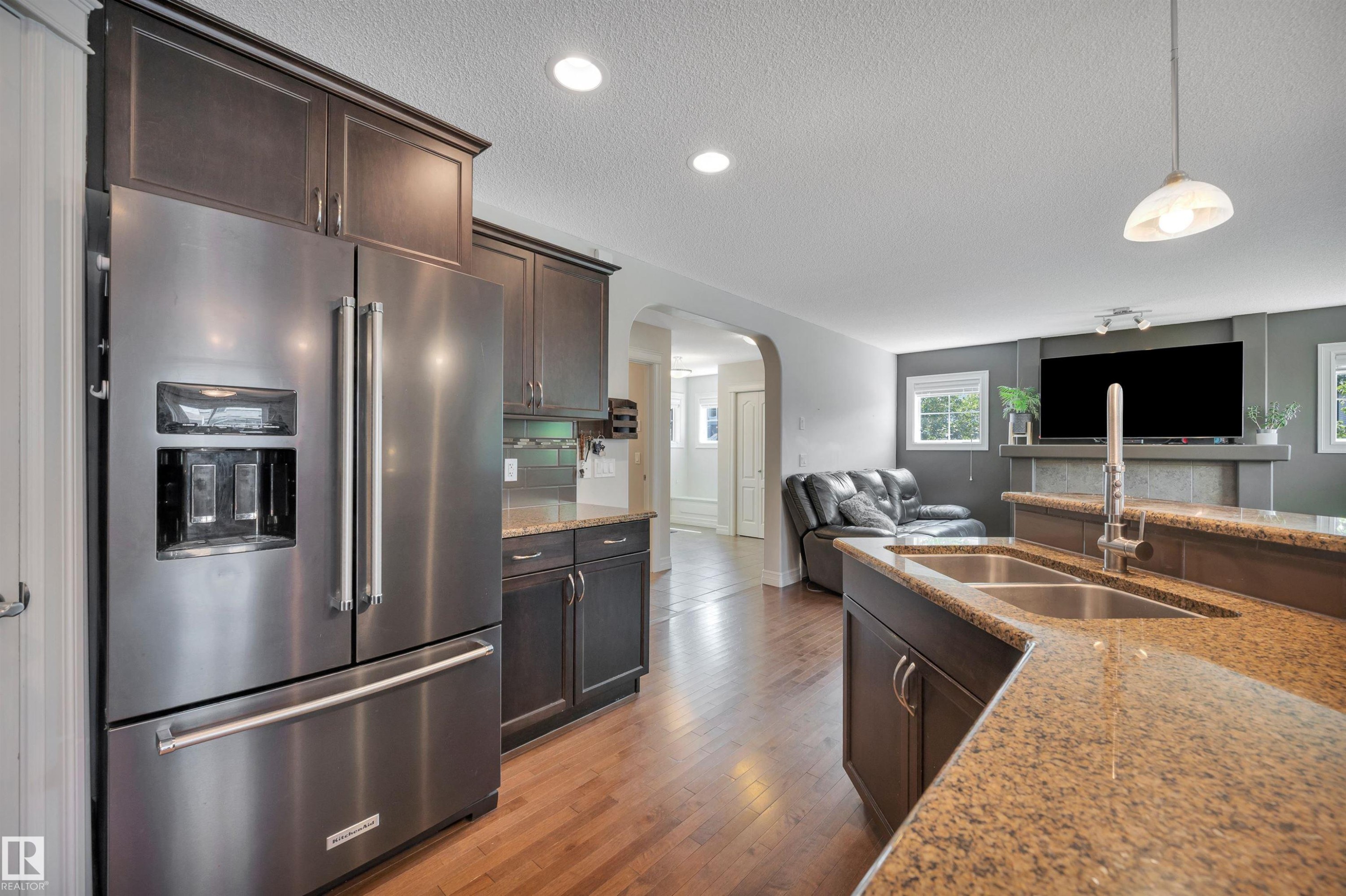 1740 59 Street Sw, Edmonton, AB - Indoor Photo Showing Kitchen With Stainless Steel Kitchen With Double Sink