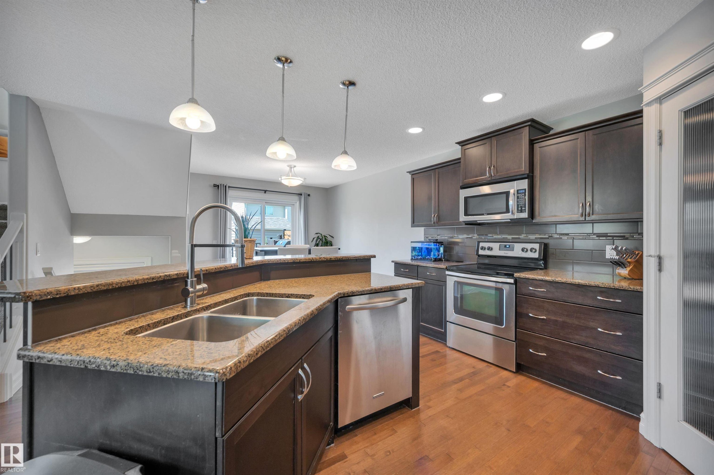 1740 59 Street Sw, Edmonton, AB - Indoor Photo Showing Kitchen With Stainless Steel Kitchen With Double Sink With Upgraded Kitchen