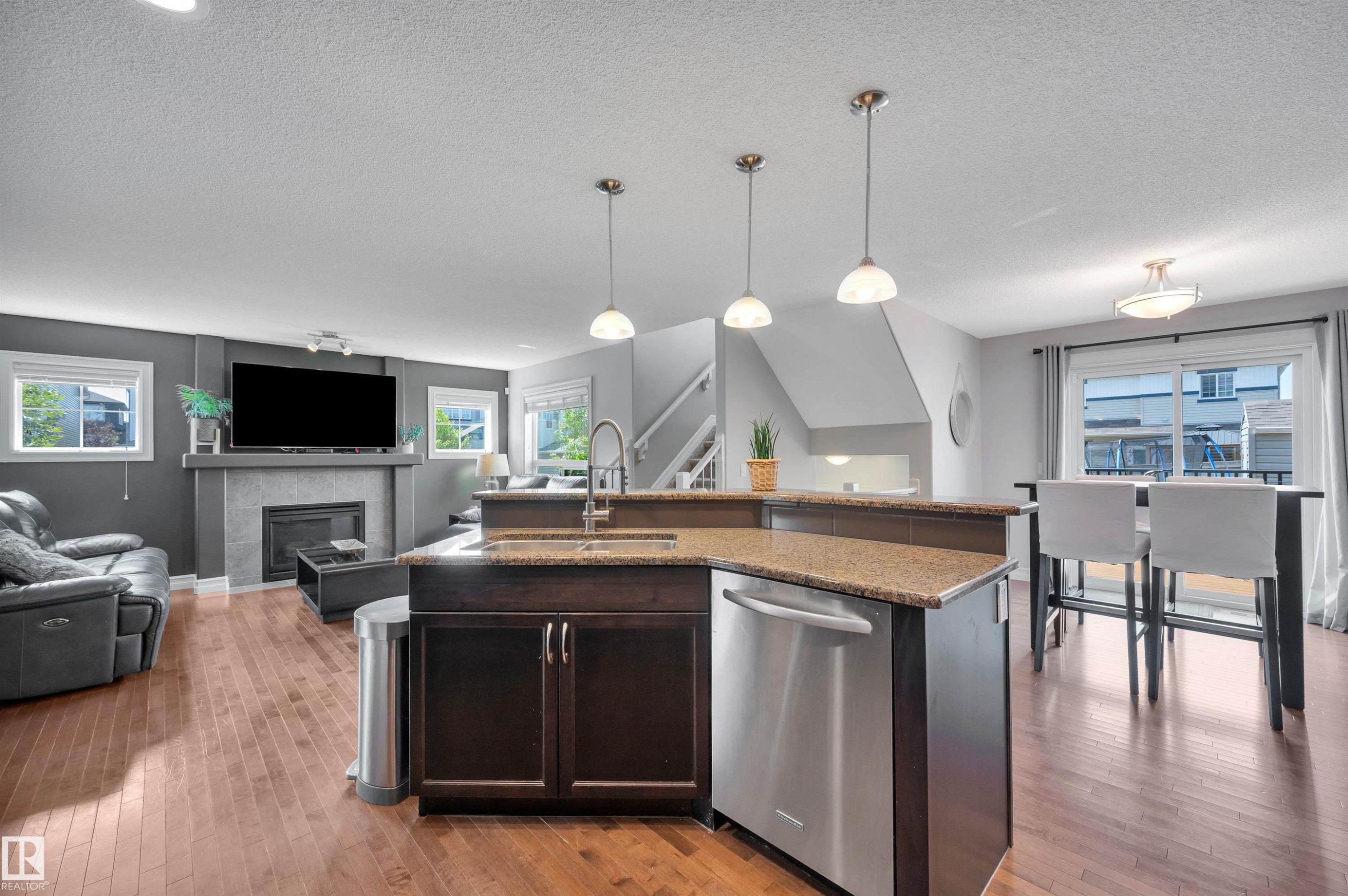 1740 59 Street Sw, Edmonton, AB - Indoor With Fireplace