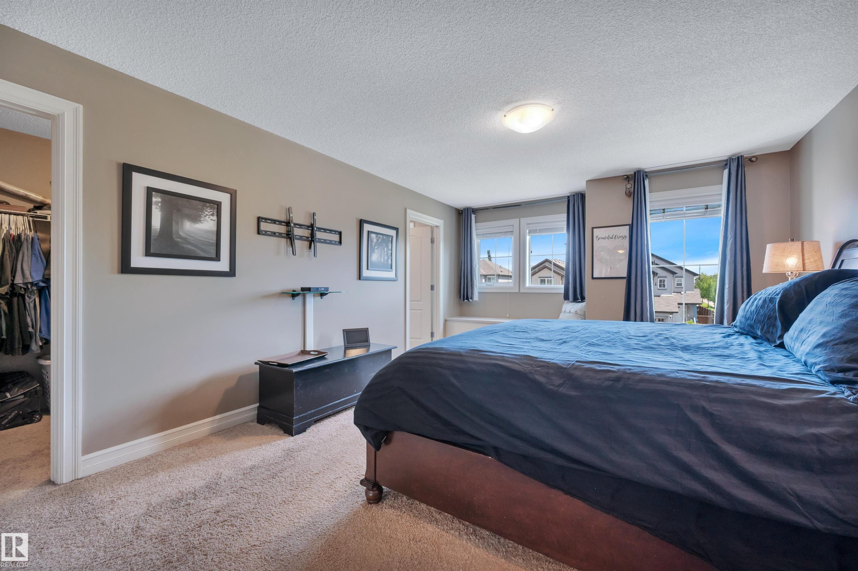 1740 59 Street Sw, Edmonton, AB - Indoor Photo Showing Bedroom