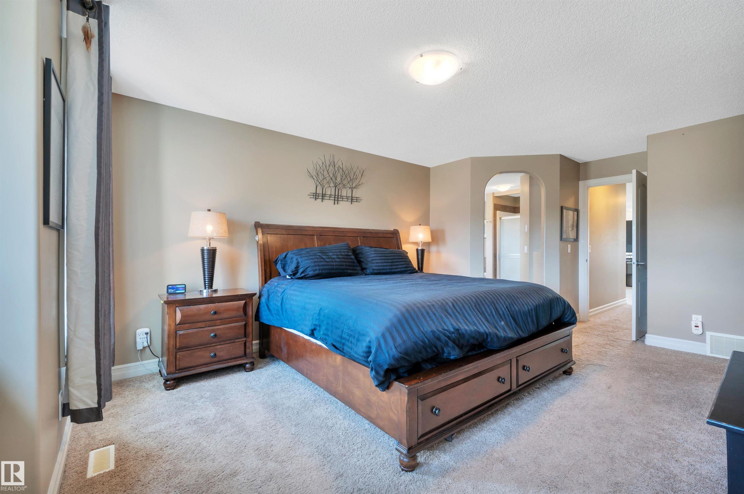 1740 59 Street Sw, Edmonton, AB - Indoor Photo Showing Bedroom