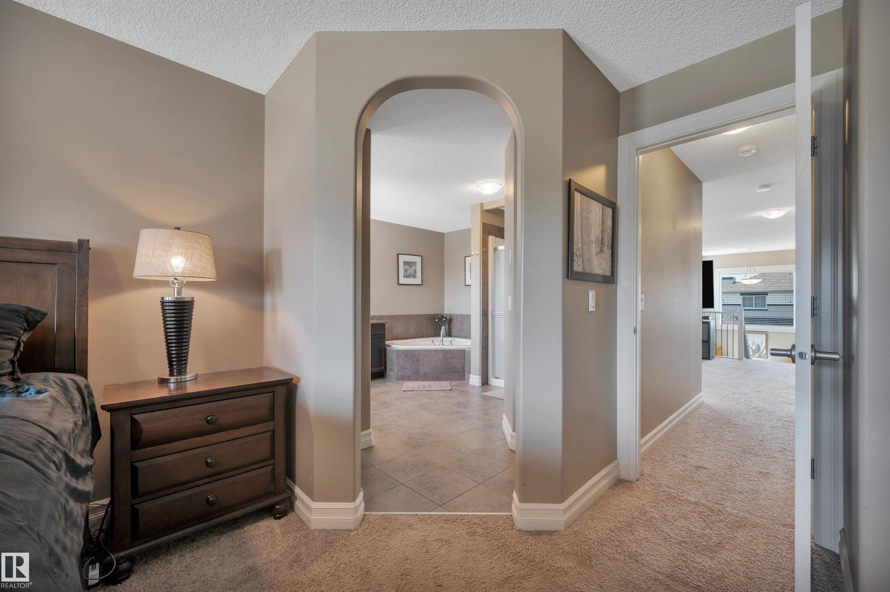 1740 59 Street Sw, Edmonton, AB - Indoor Photo Showing Bedroom