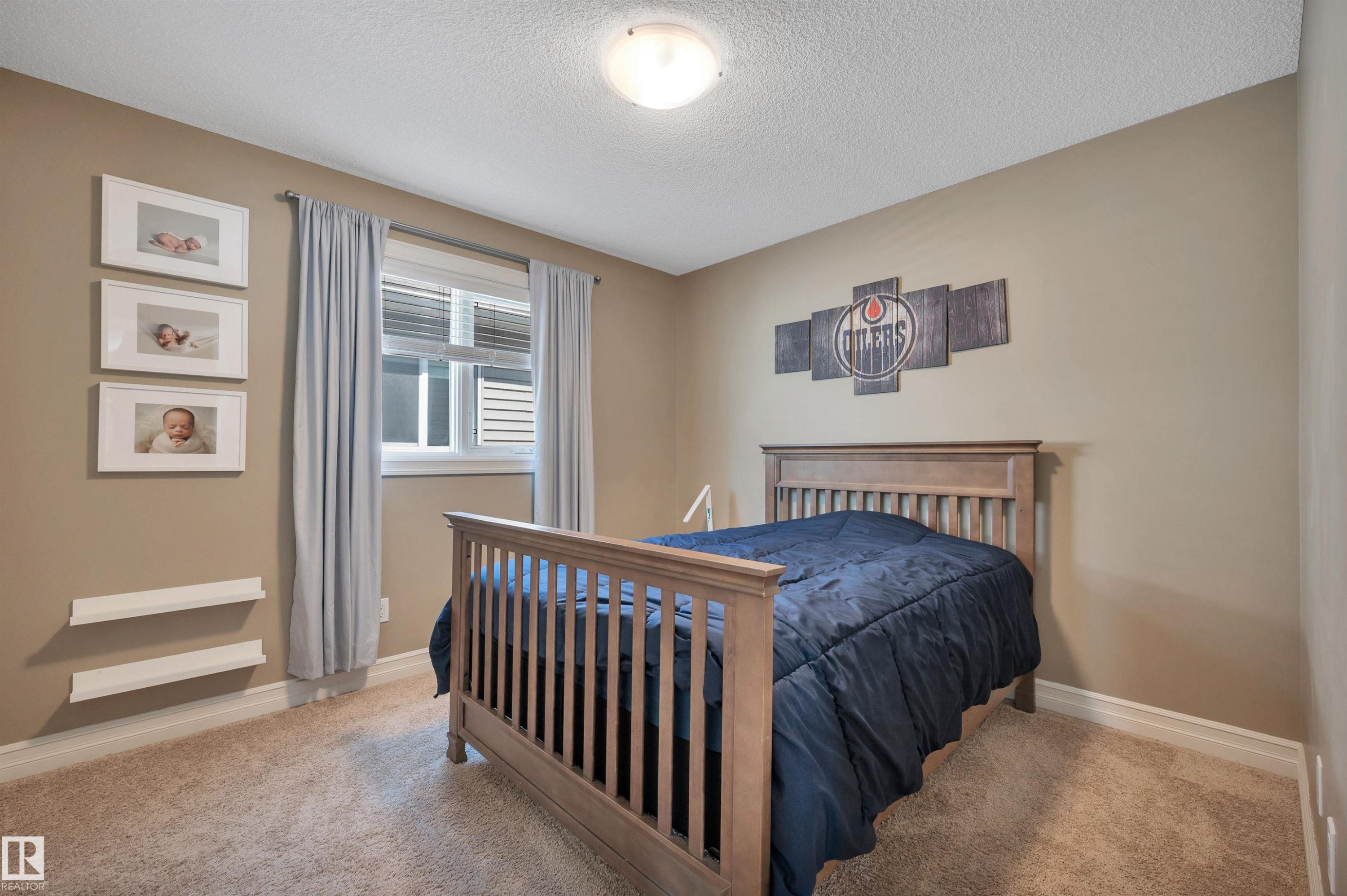 1740 59 Street Sw, Edmonton, AB - Indoor Photo Showing Bedroom