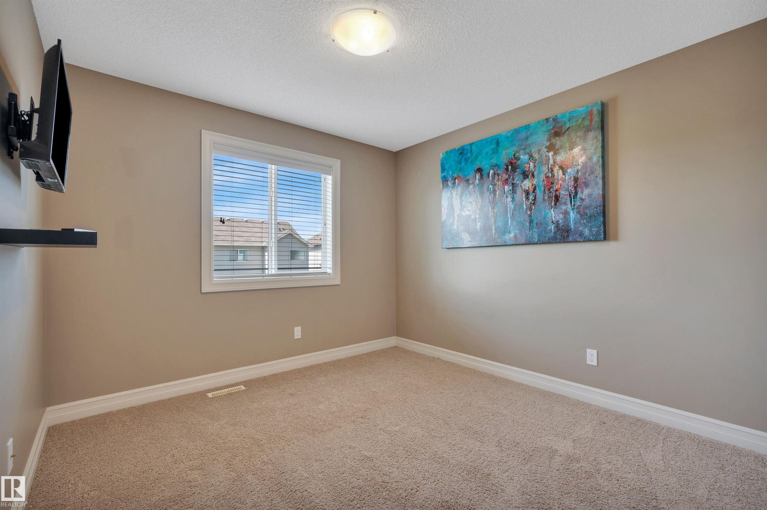 1740 59 Street Sw, Edmonton, AB - Indoor Photo Showing Other Room