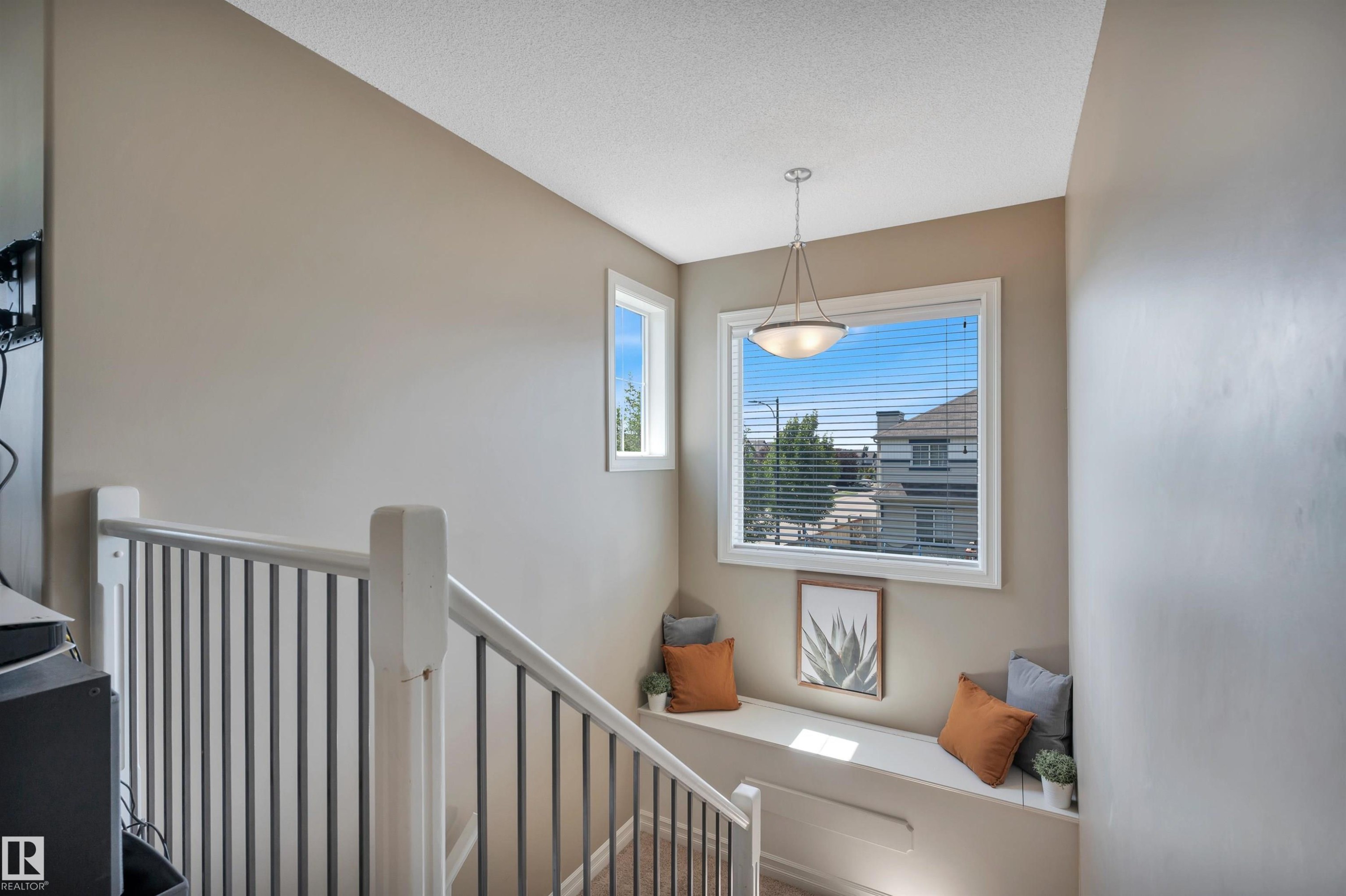 1740 59 Street Sw, Edmonton, AB - Indoor Photo Showing Other Room