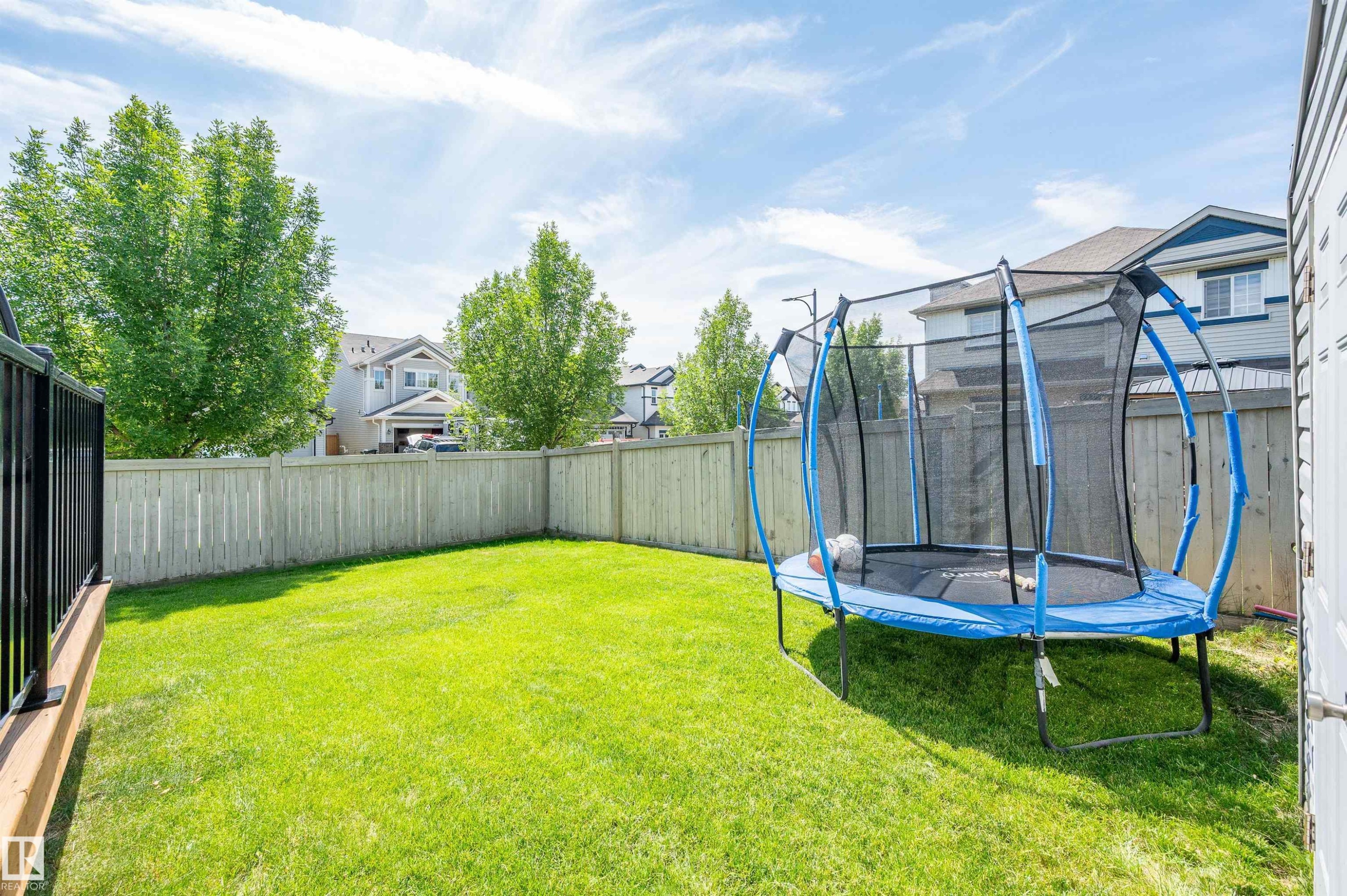 1740 59 Street Sw, Edmonton, AB - Outdoor
