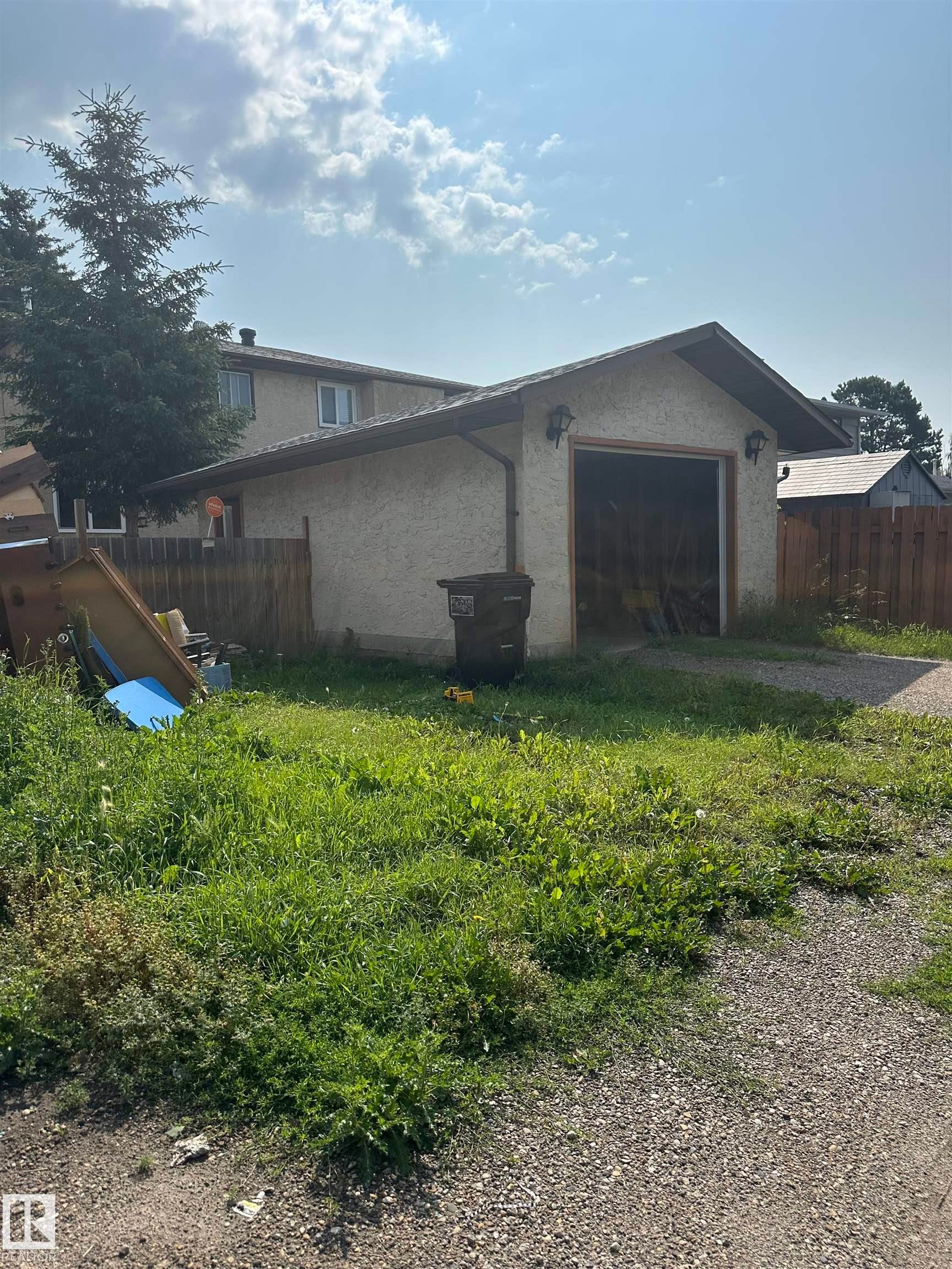 2114 47 Street Nw, Edmonton, AB - Outdoor