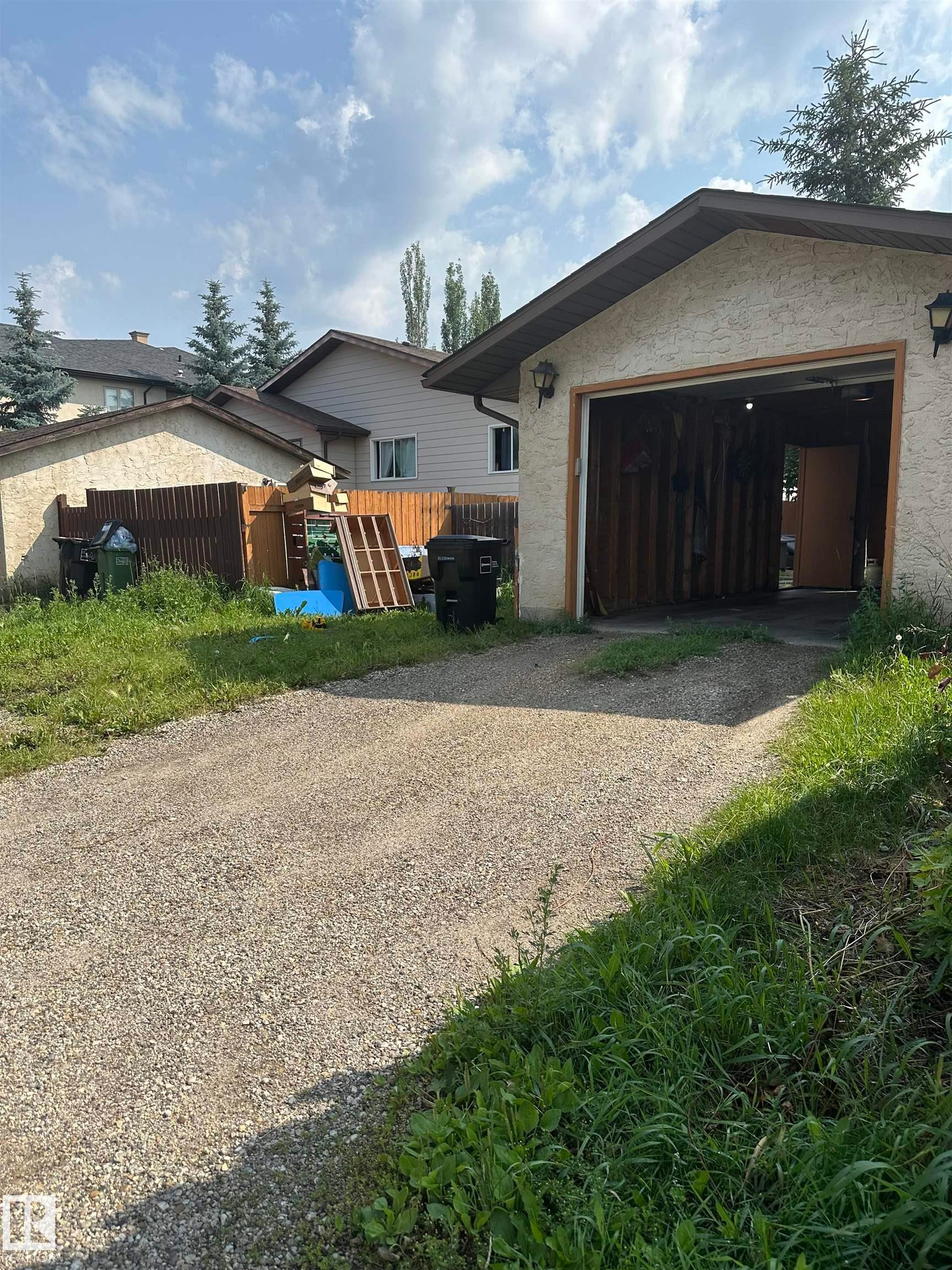 2114 47 Street Nw, Edmonton, AB - Outdoor