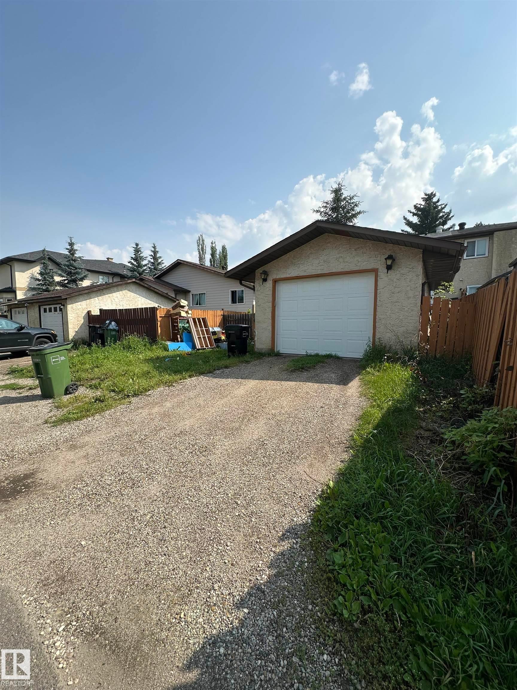 2114 47 Street Nw, Edmonton, AB - Outdoor