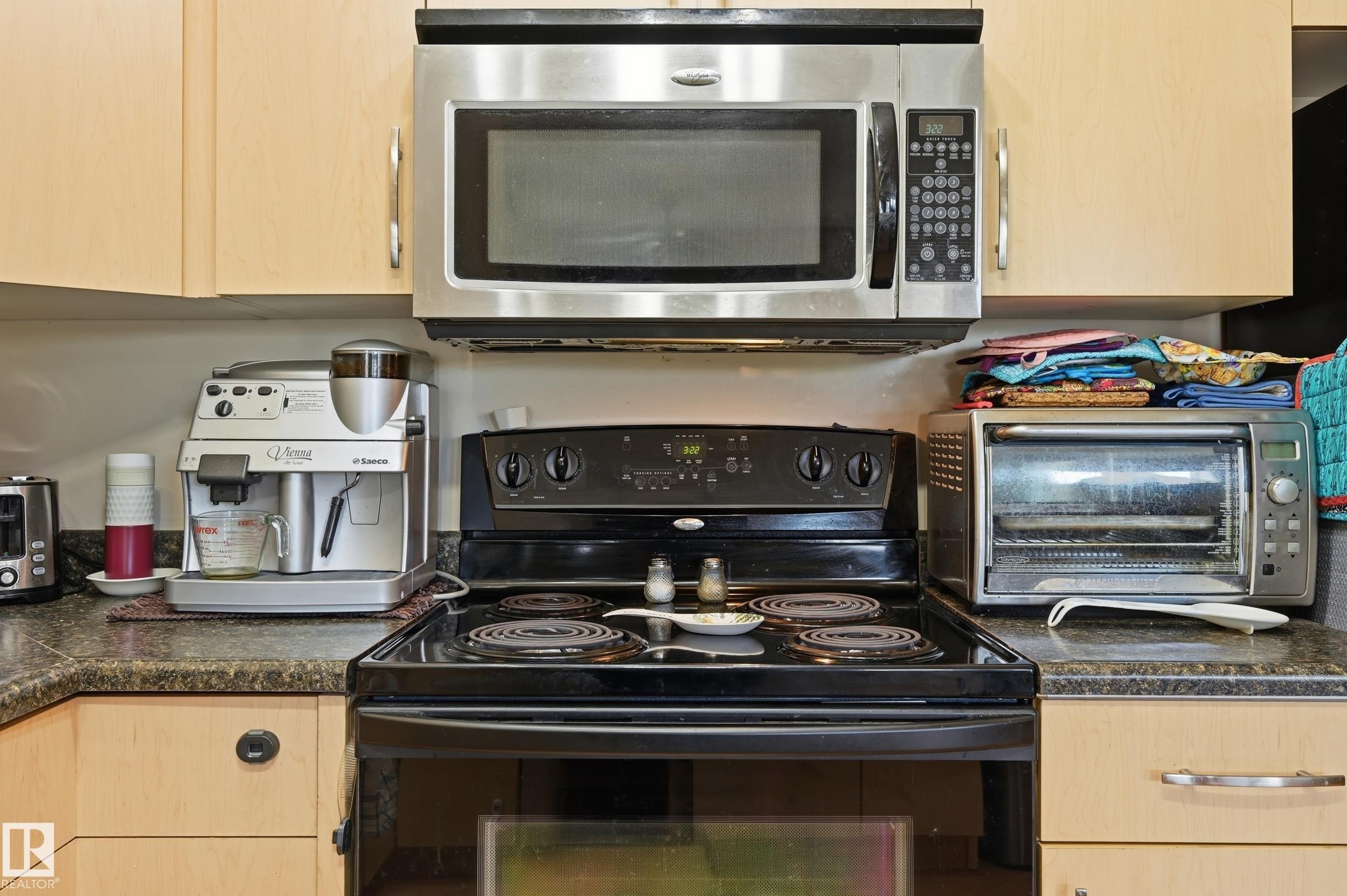 1867 119 Street Sw, Edmonton, AB - Indoor Photo Showing Kitchen