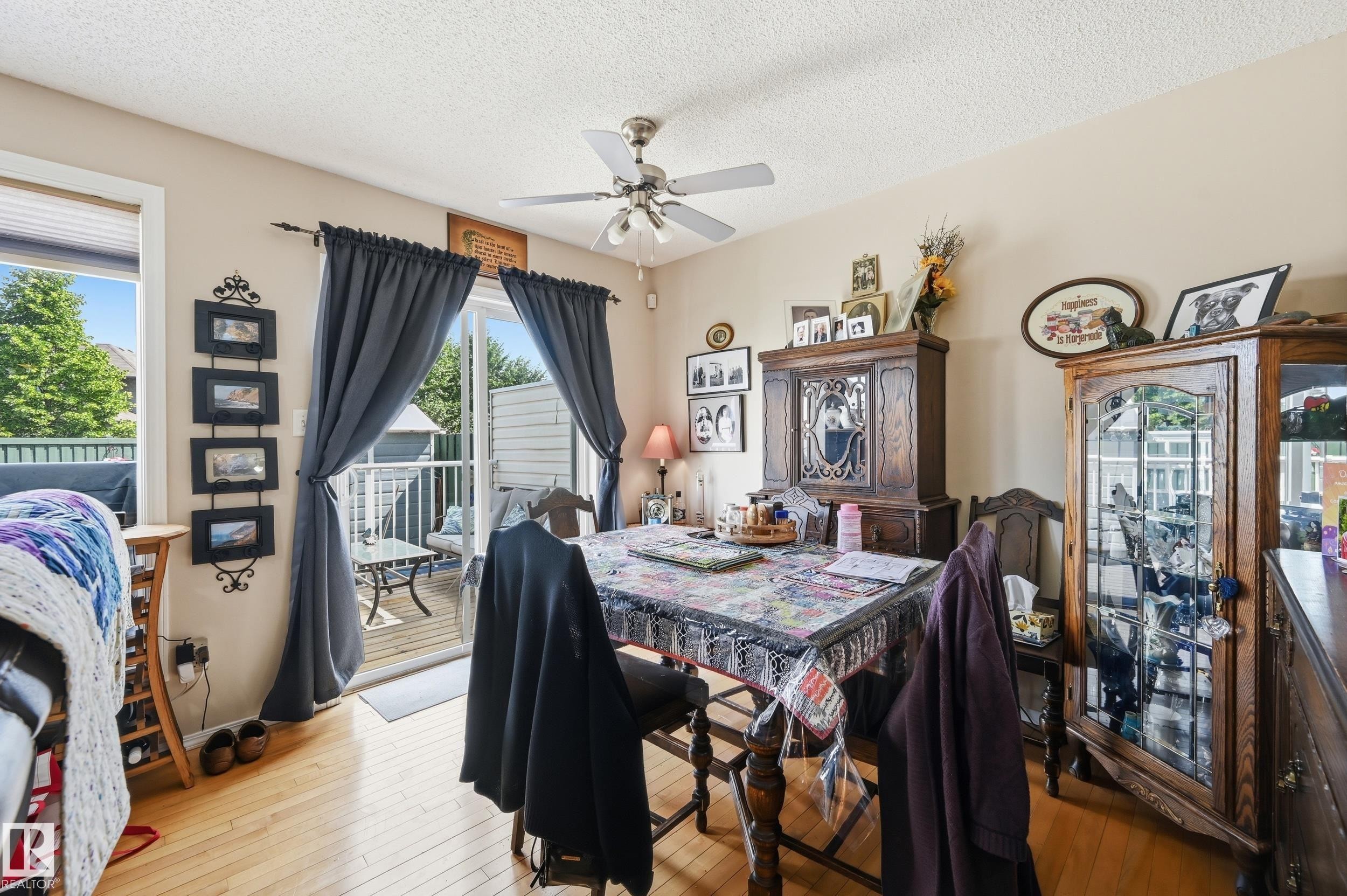1867 119 Street Sw, Edmonton, AB - Indoor Photo Showing Dining Room