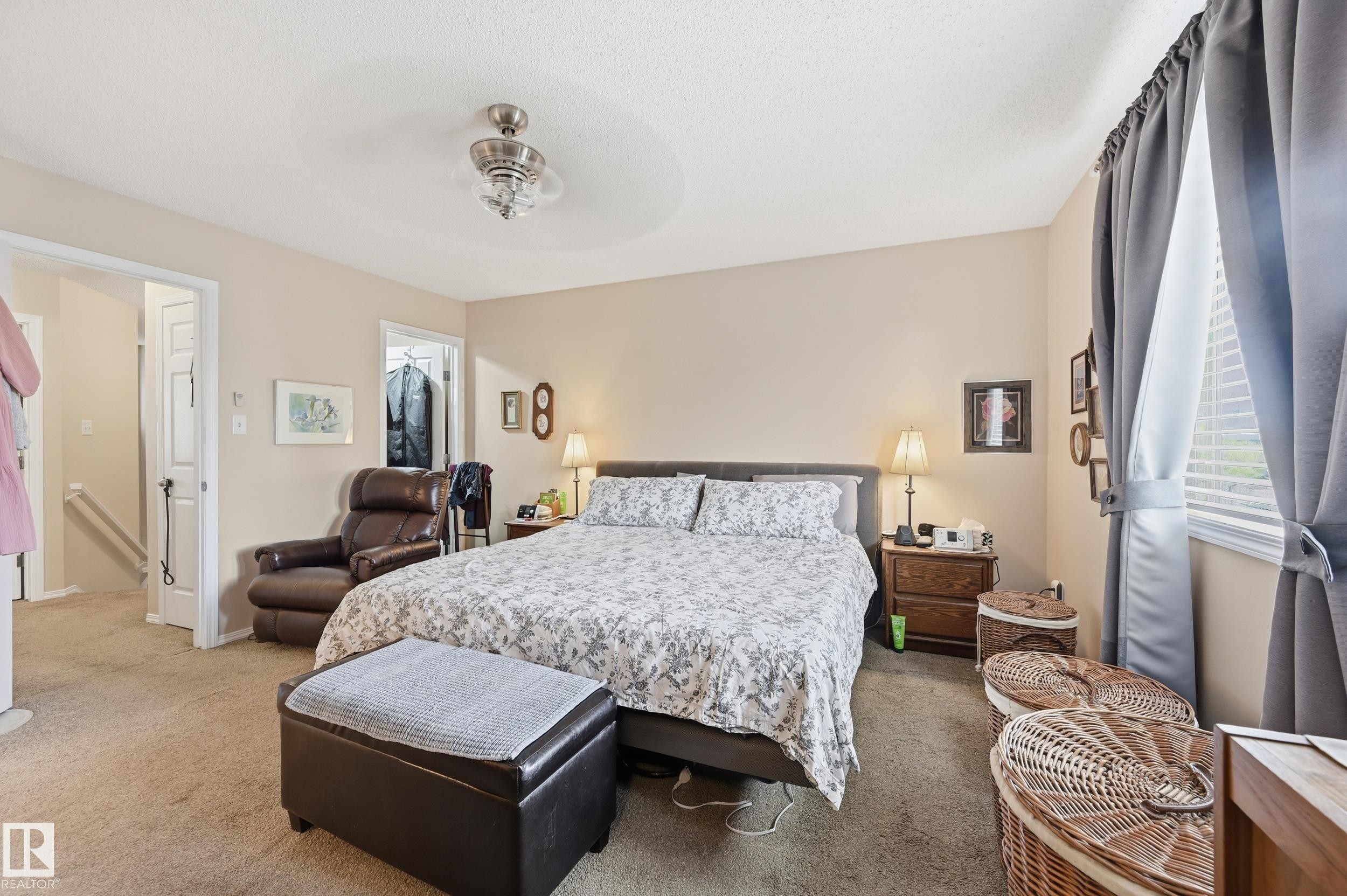 1867 119 Street Sw, Edmonton, AB - Indoor Photo Showing Bedroom