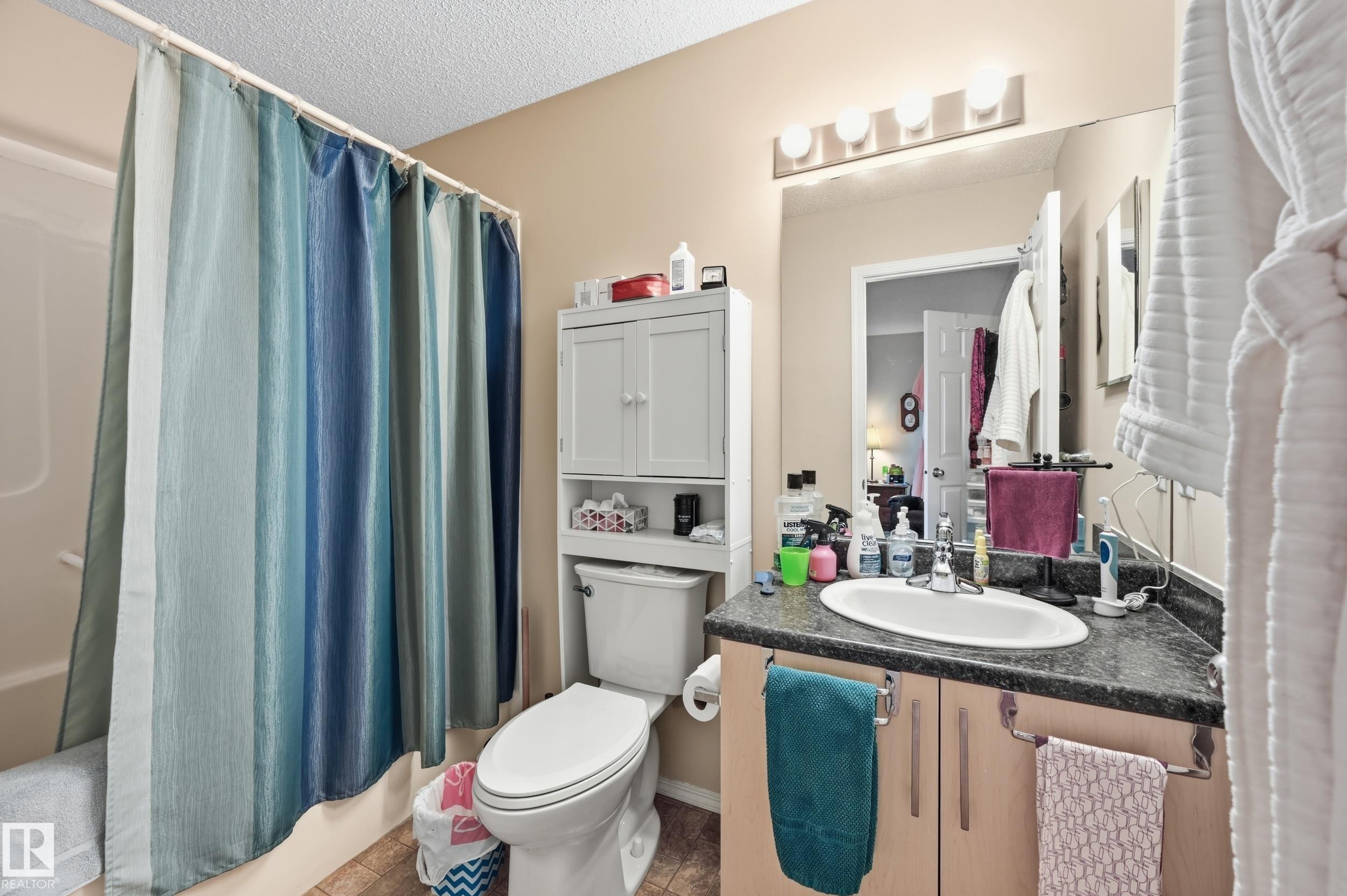 1867 119 Street Sw, Edmonton, AB - Indoor Photo Showing Bathroom