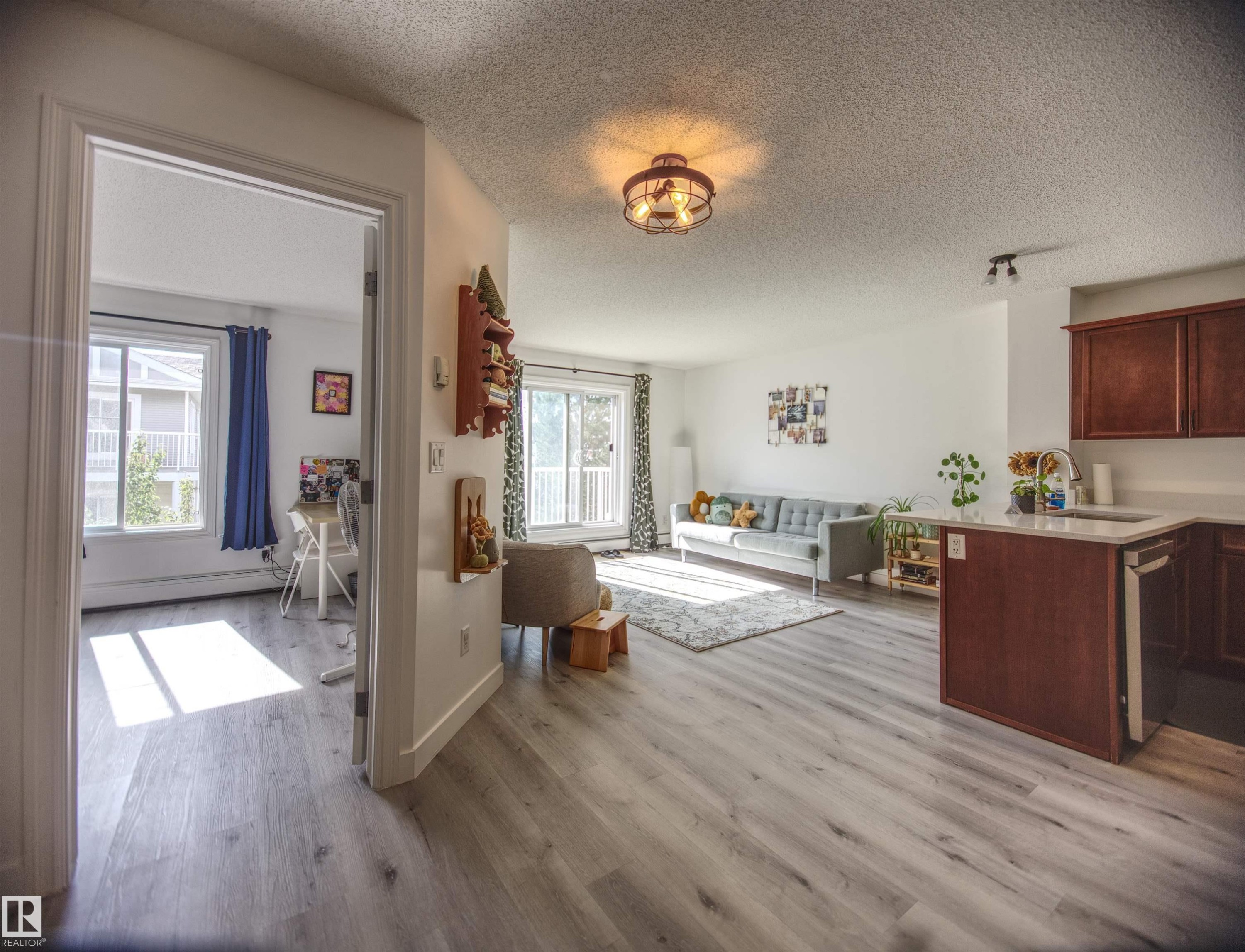 #409 4403 23 St Nw, Edmonton, AB - Indoor