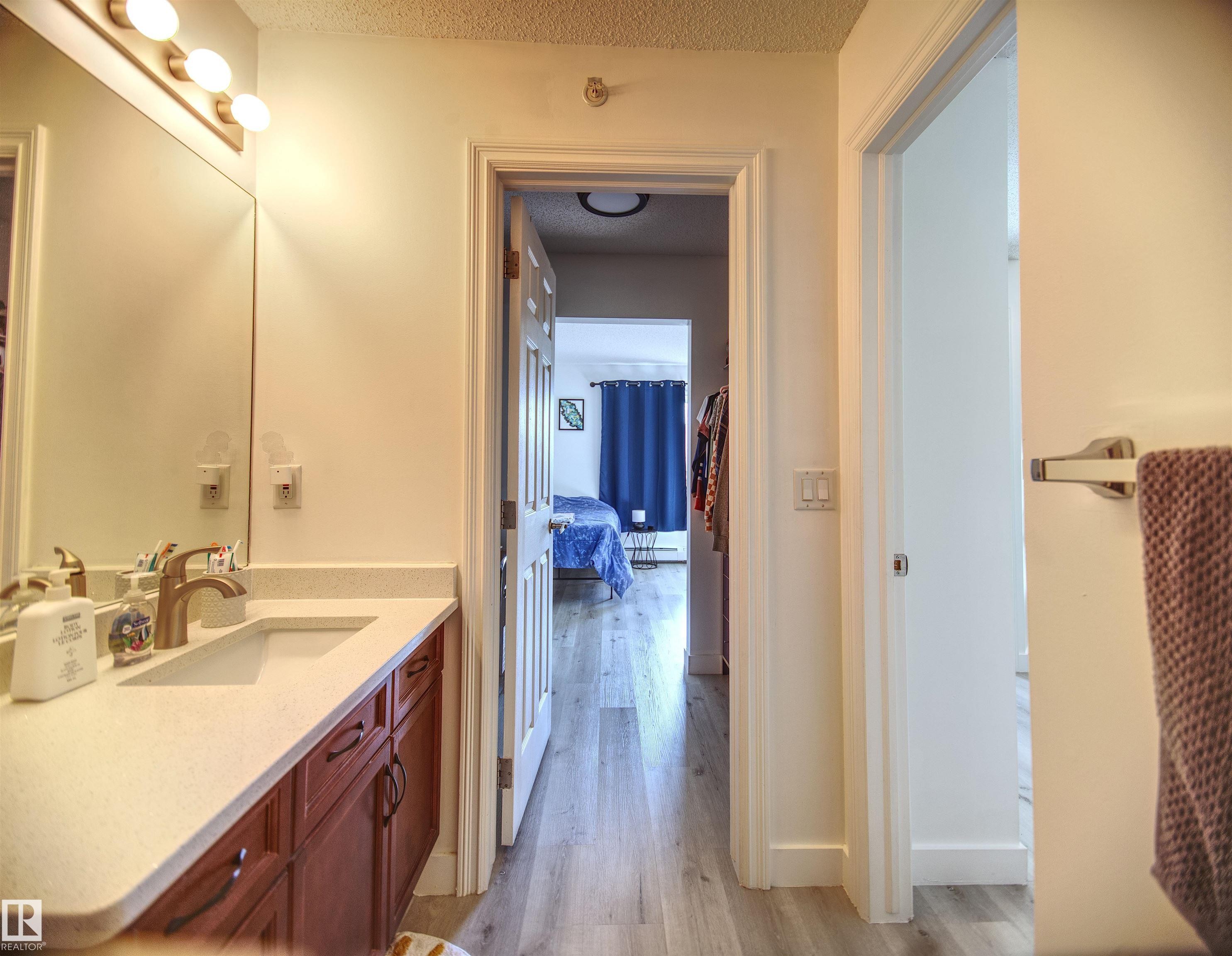 #409 4403 23 St Nw, Edmonton, AB - Indoor Photo Showing Bathroom