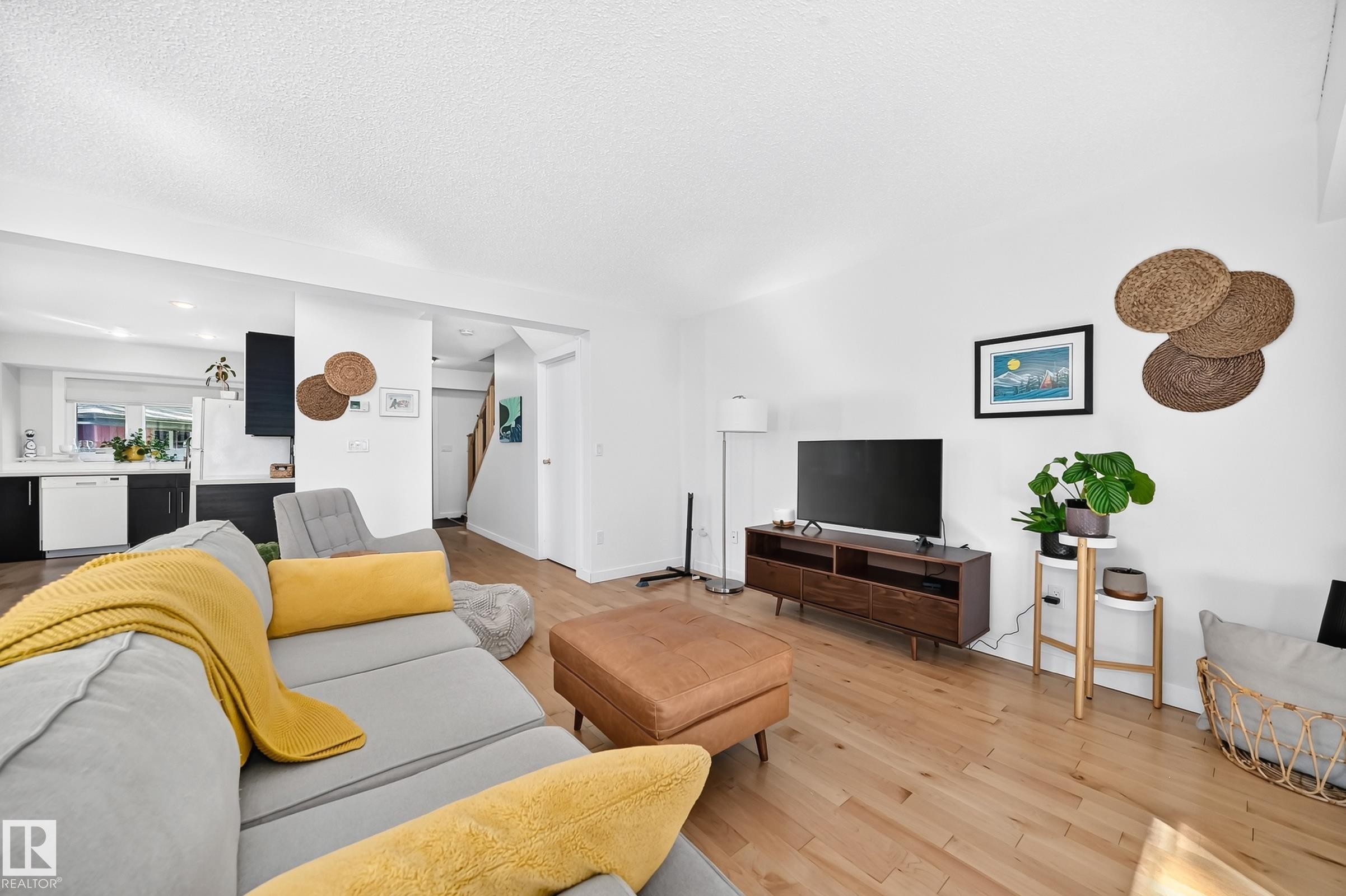 74 Lacombe Point(E), St. Albert, AB - Indoor Photo Showing Living Room