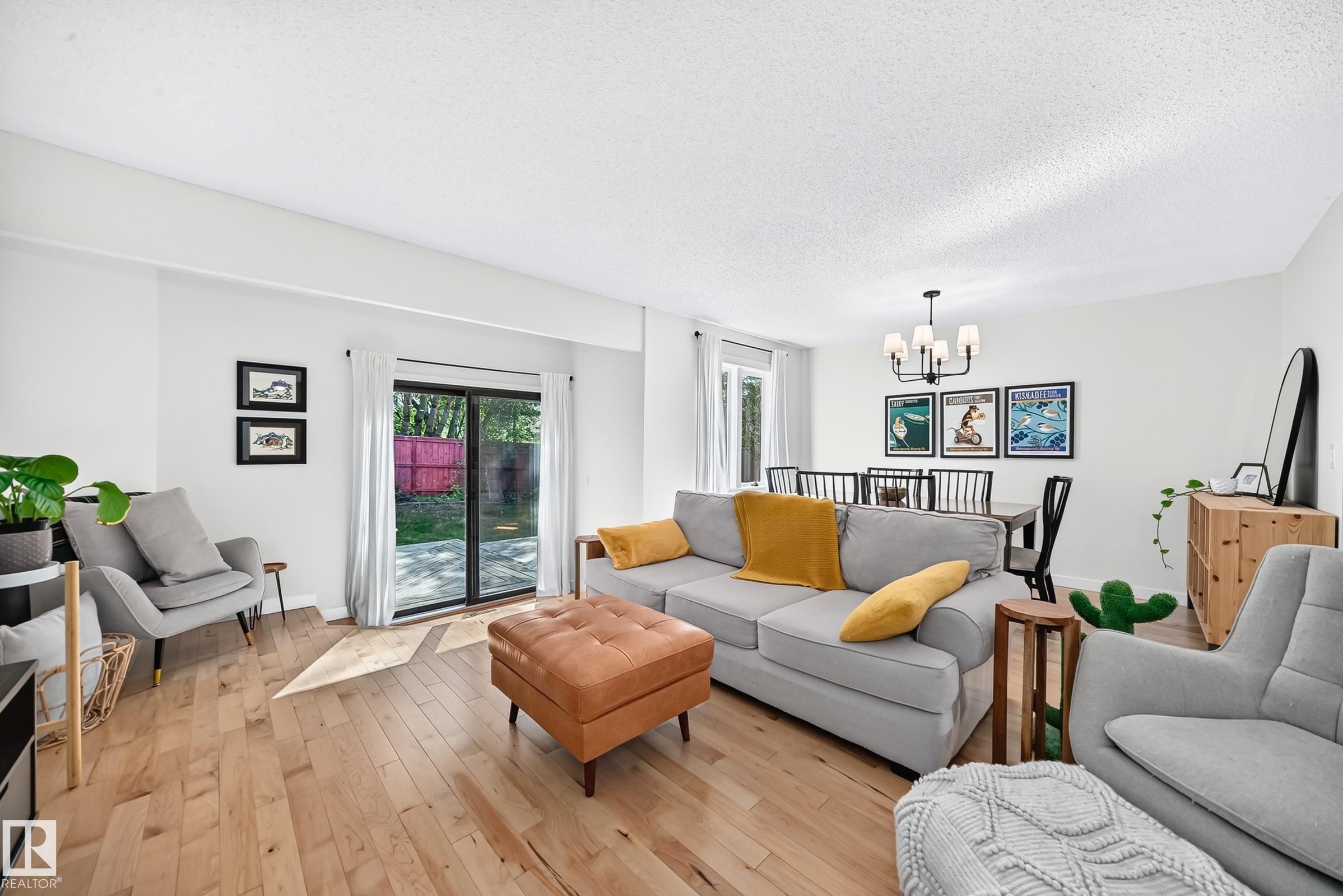 74 Lacombe Point(E), St. Albert, AB - Indoor Photo Showing Living Room