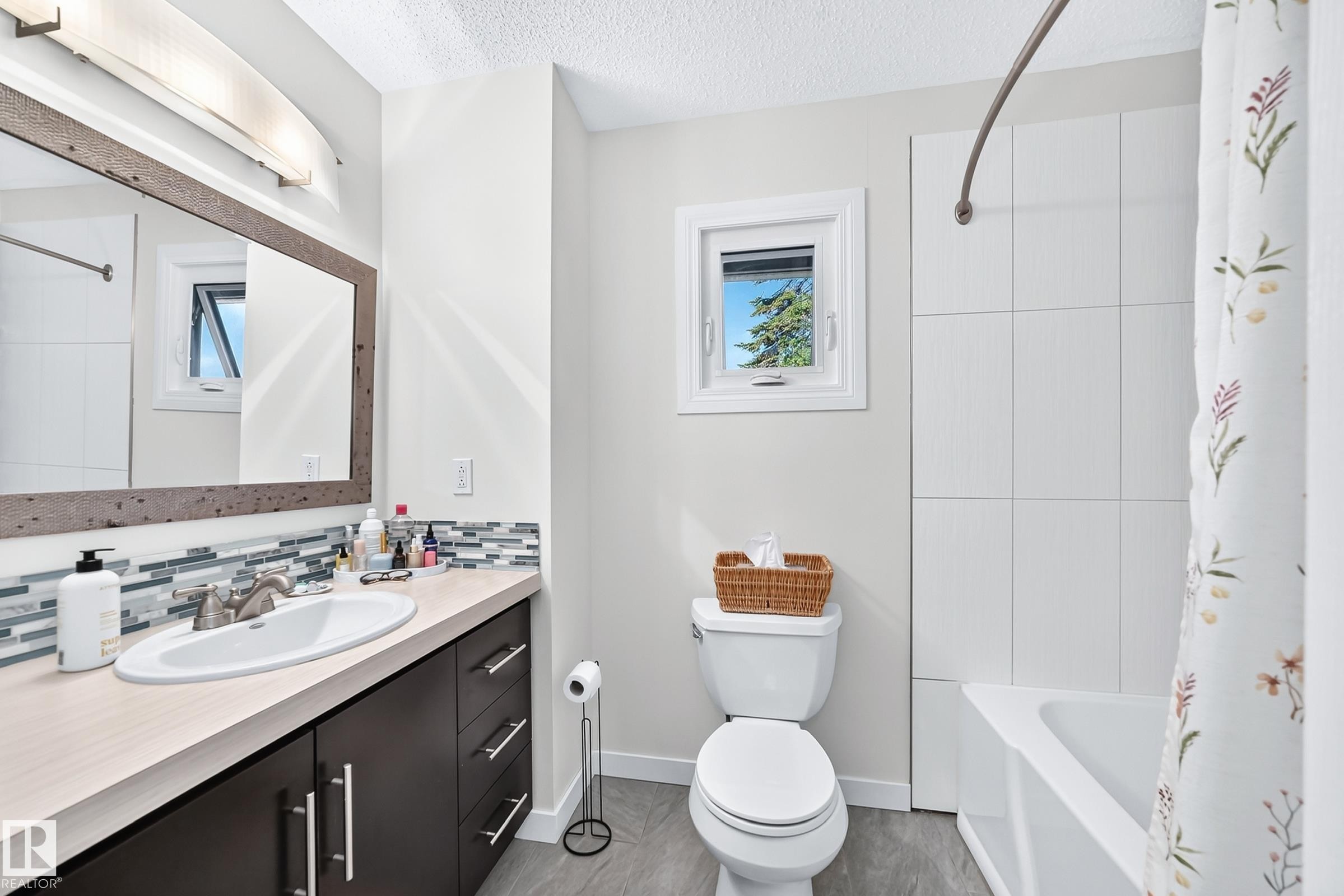 74 Lacombe Point(E), St. Albert, AB - Indoor Photo Showing Bathroom