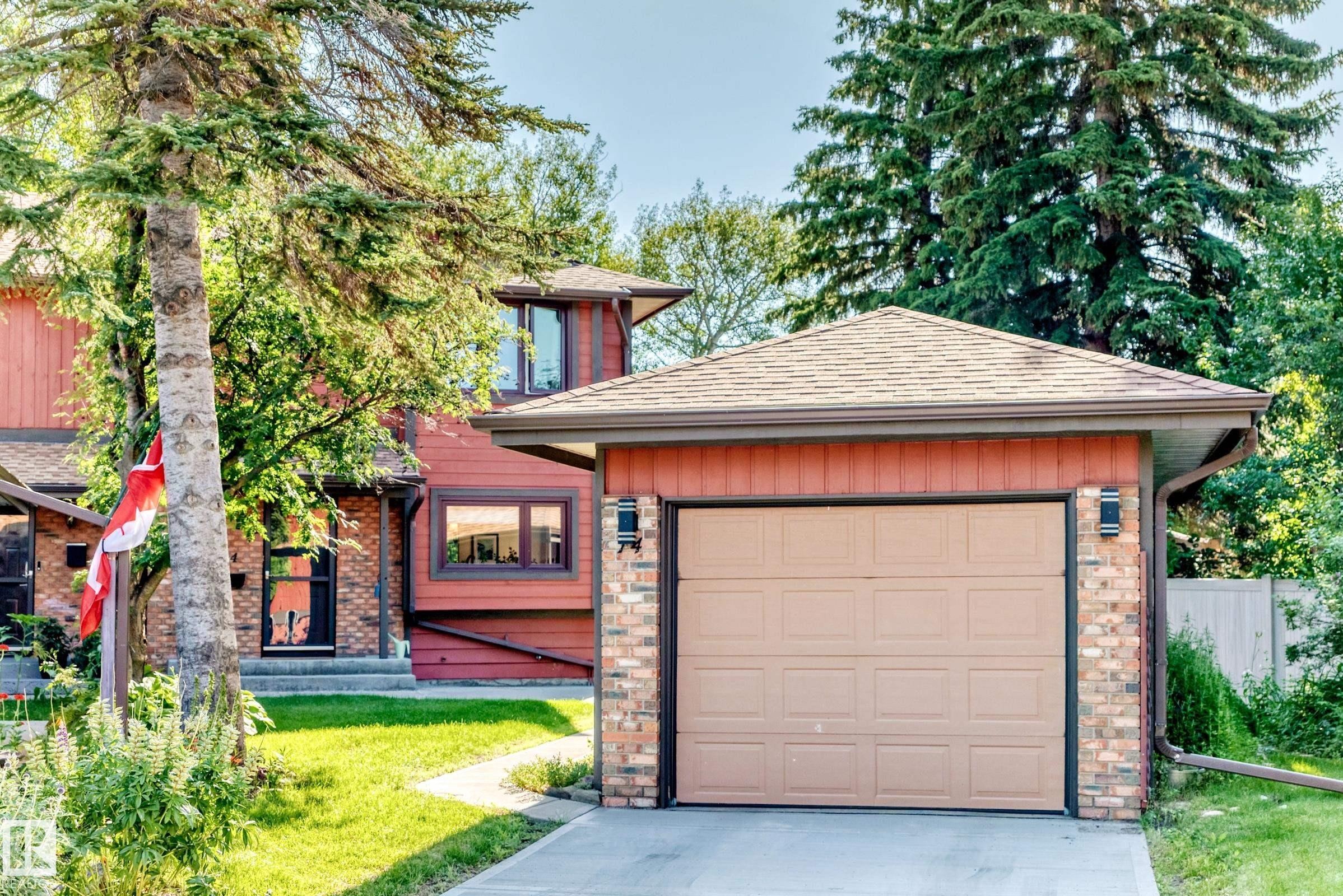 74 Lacombe Point(E), St. Albert, AB - Outdoor