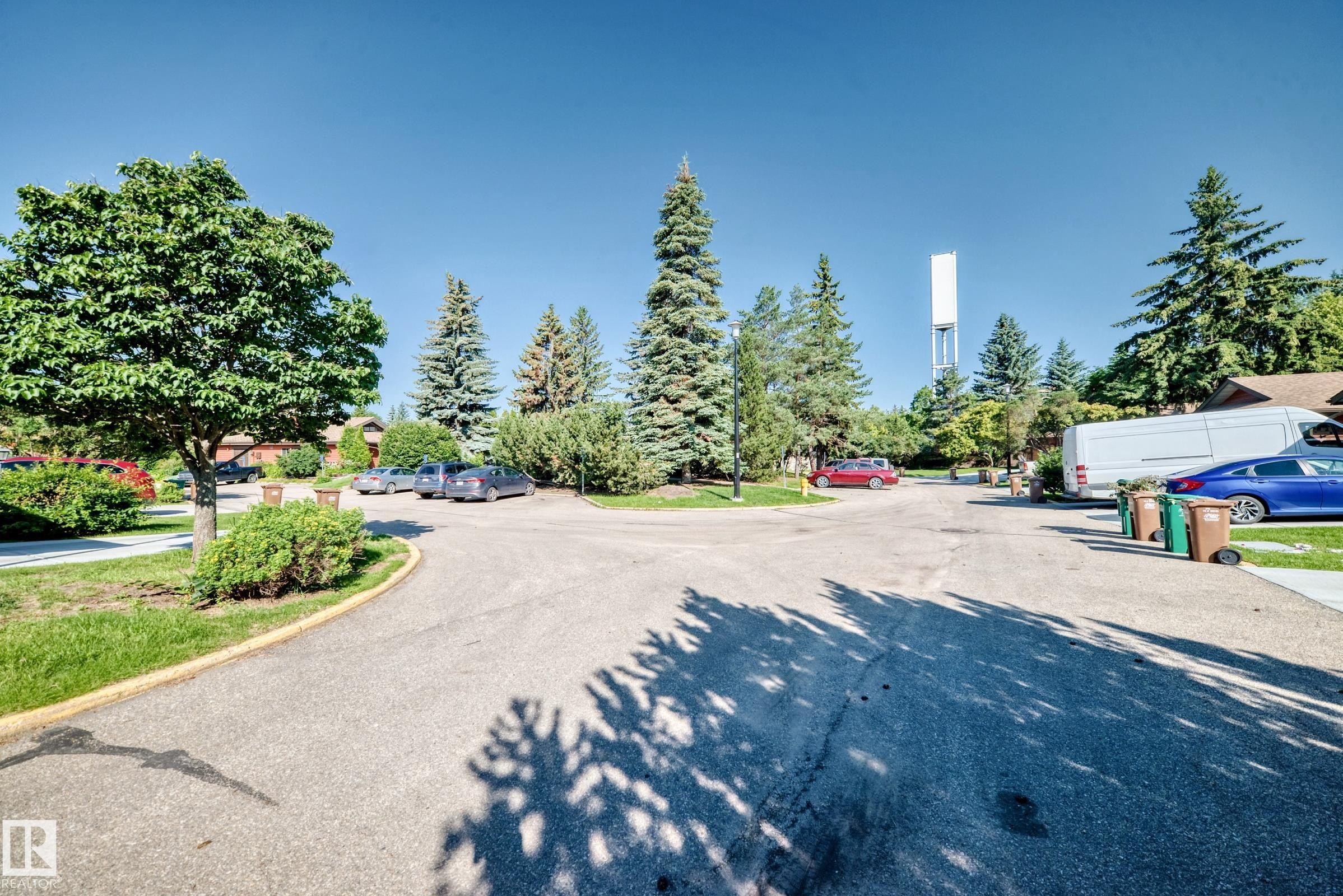 74 Lacombe Point(E), St. Albert, AB - Outdoor