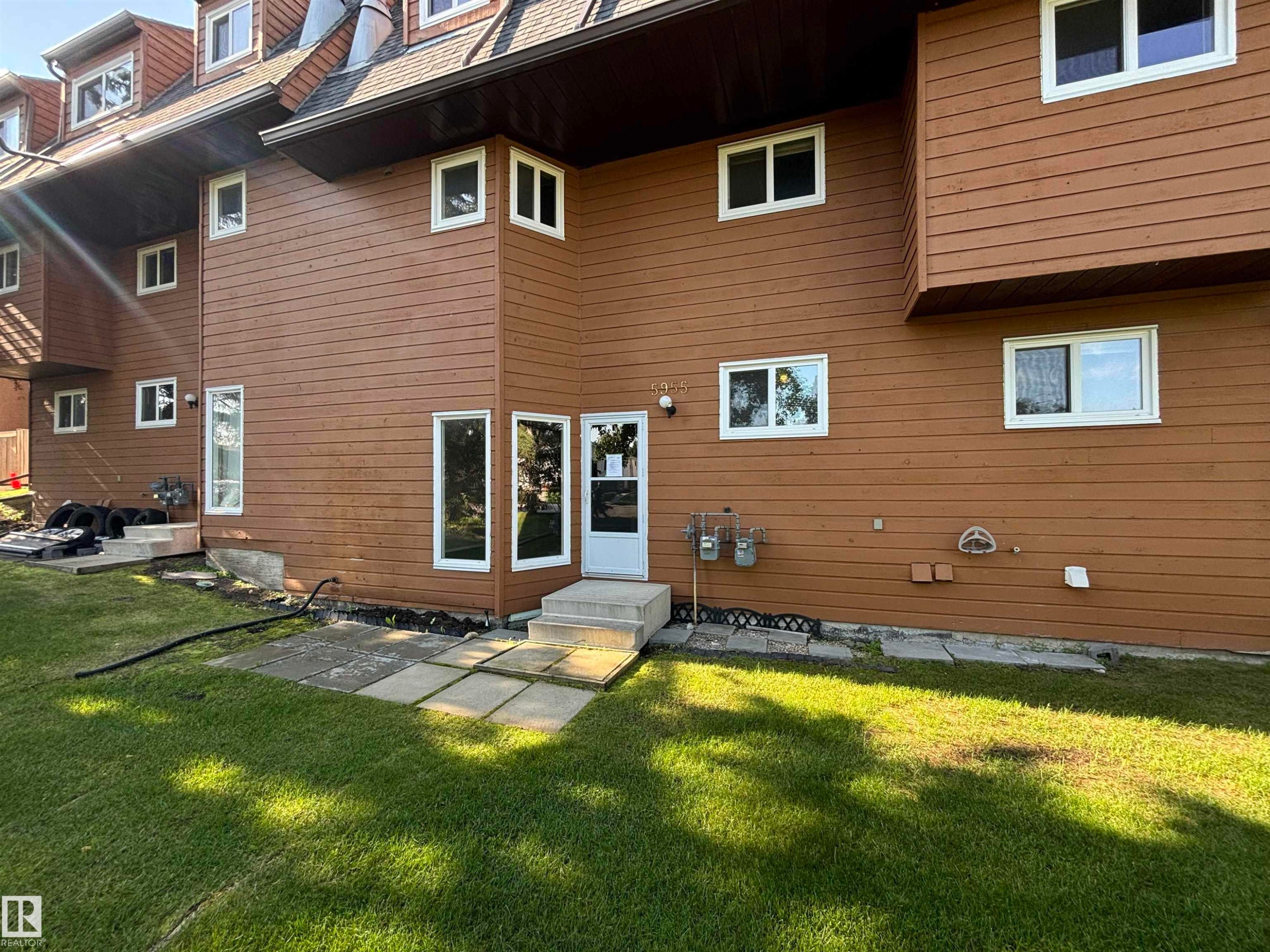 5955 40 Avenue Nw, Edmonton, AB - Outdoor With Exterior