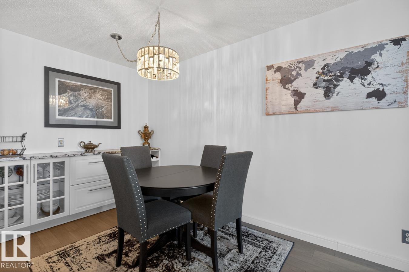 11307 99 Avenue Nw, Edmonton, AB - Indoor Photo Showing Dining Room