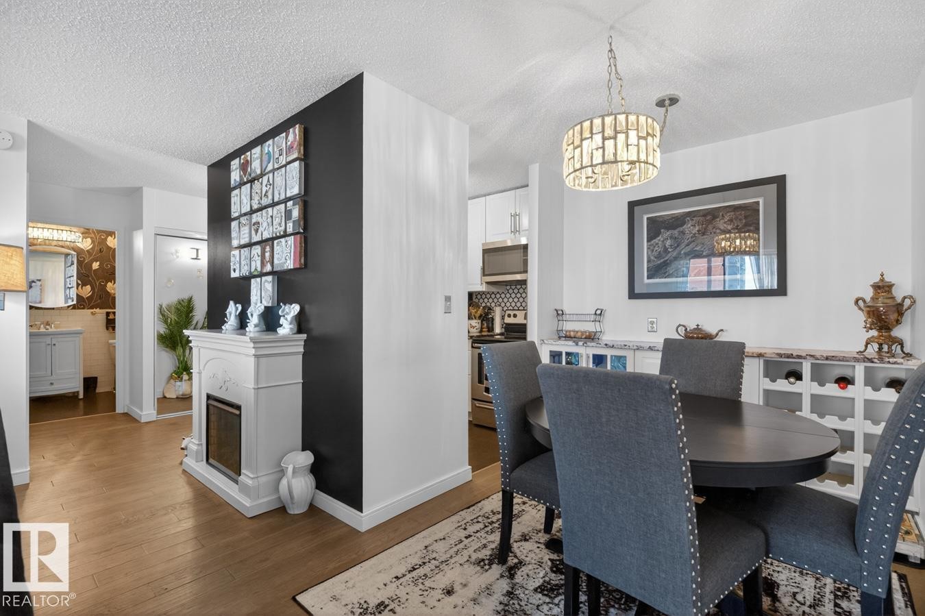 11307 99 Avenue Nw, Edmonton, AB - Indoor Photo Showing Dining Room