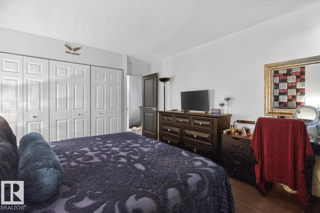 11307 99 Avenue Nw, Edmonton, AB - Indoor Photo Showing Bedroom